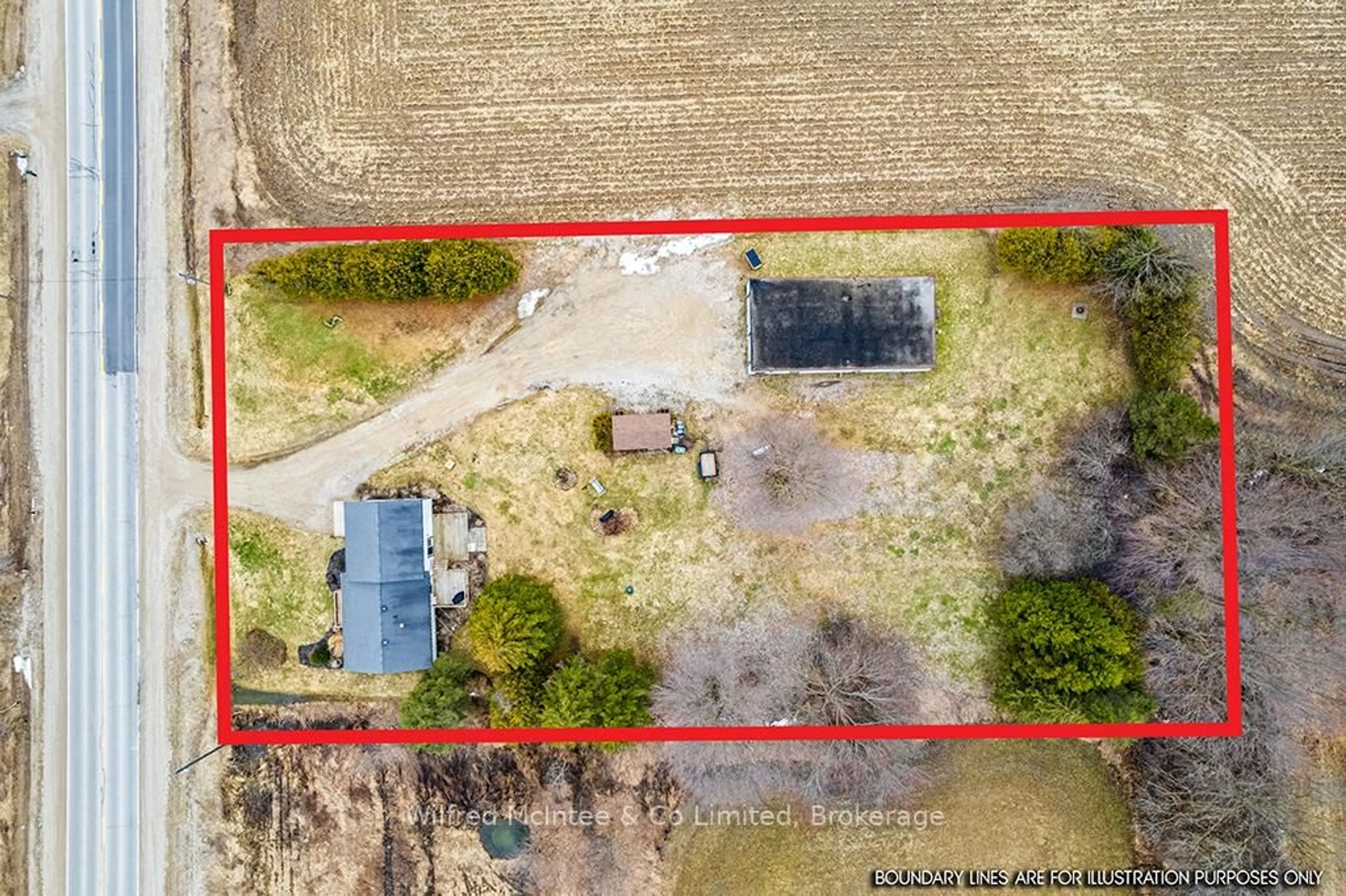 A pic from outside/outdoor area/front of a property/back of a property/a pic from drone, building for 401395 GREY RD 4, West Grey Ontario N4N 3B8