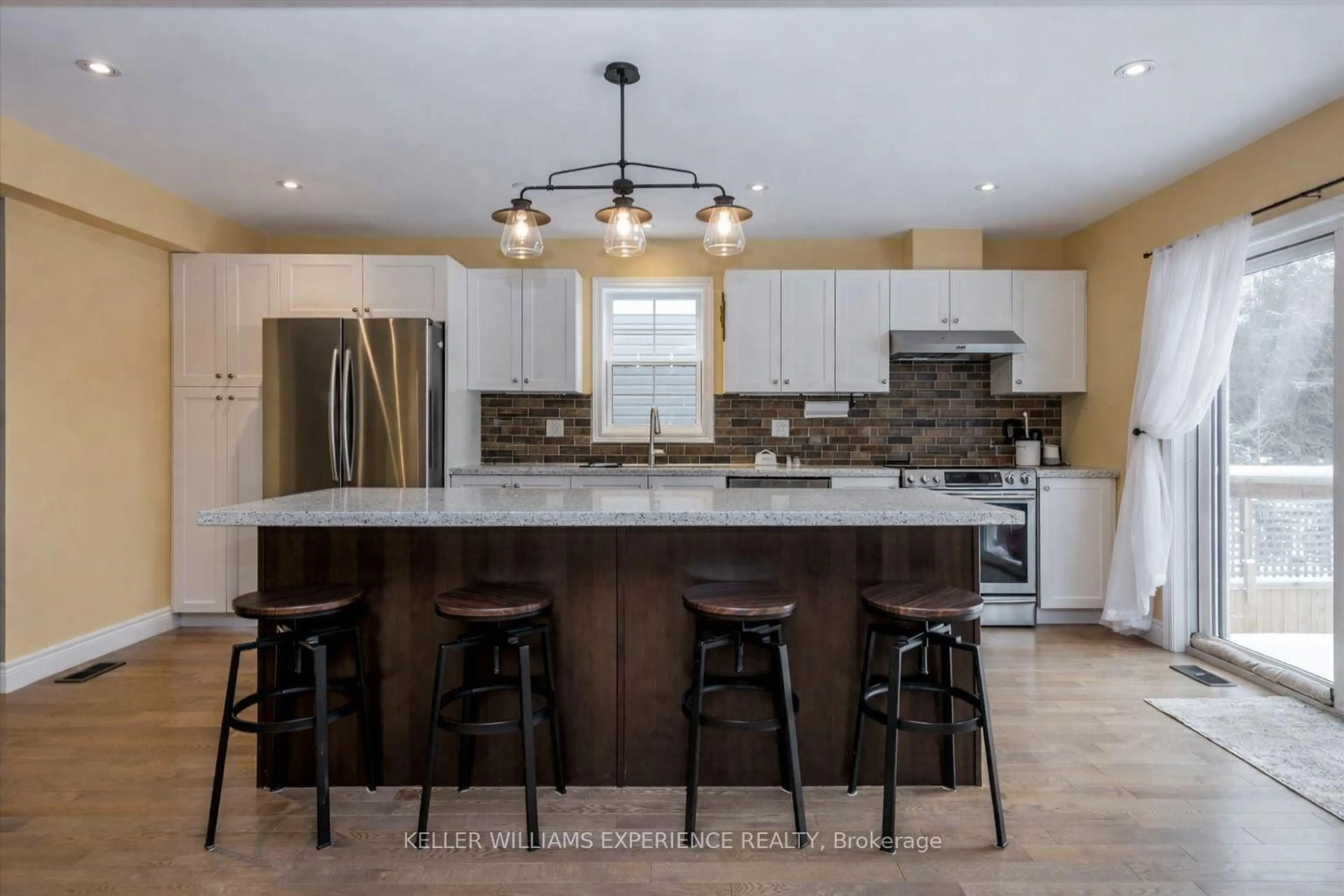 Open concept kitchen, unknown for 70 FIELDSTREAM Chse, Bracebridge Ontario P1L 0A7