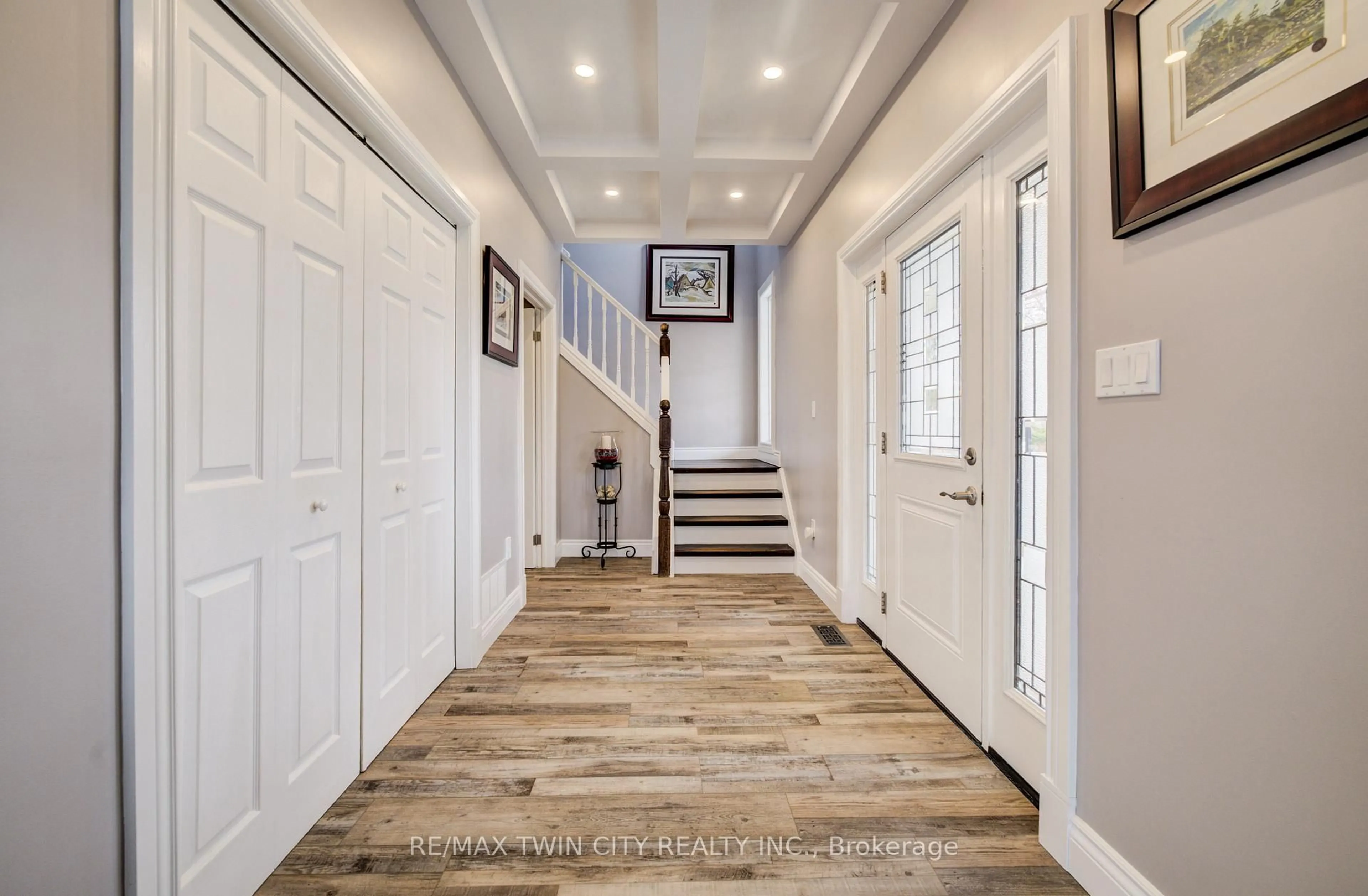 Indoor entryway for 76 Baird St, Blandford-Blenheim Ontario N0J 1B0