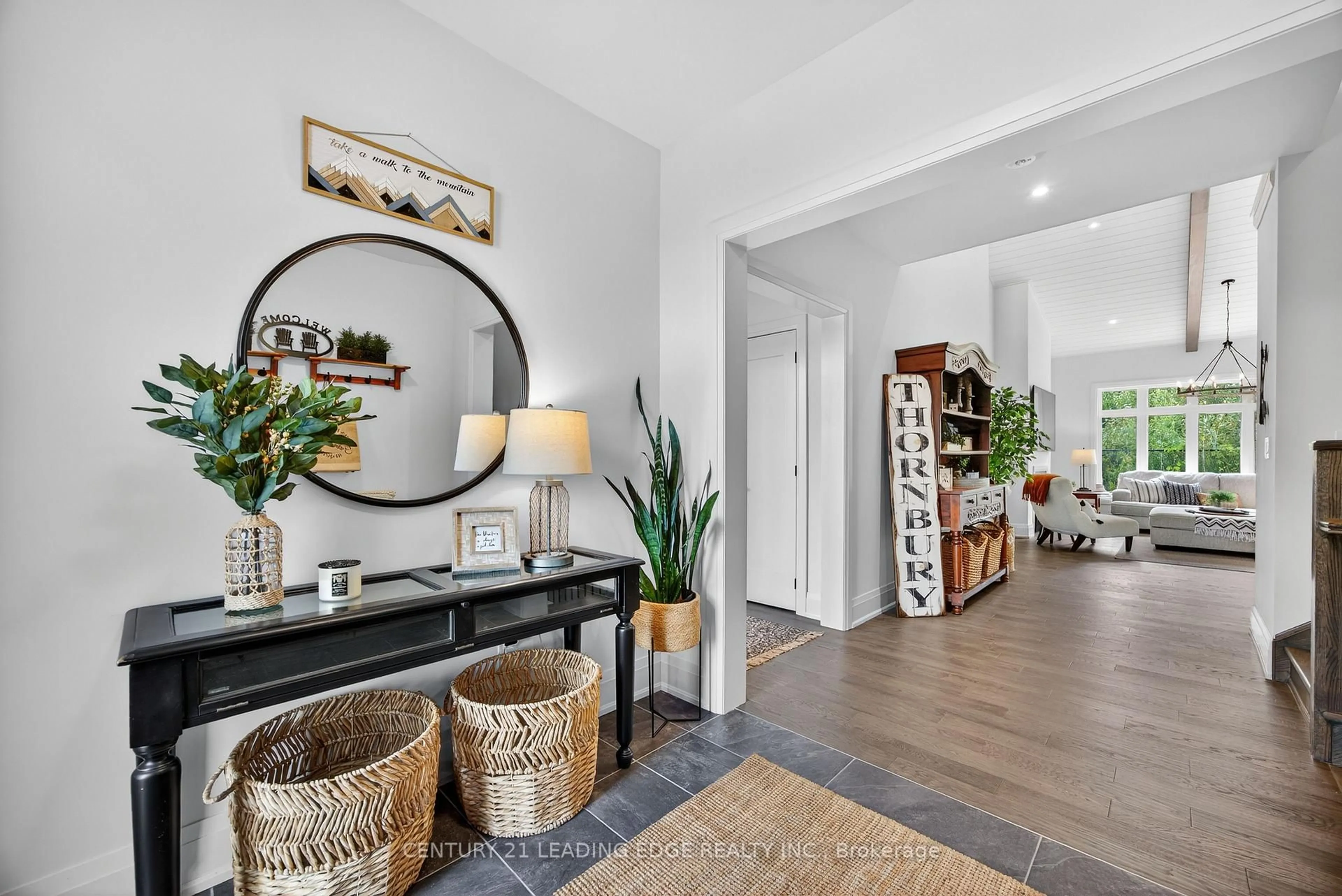 Indoor entryway for 108 Goldie Crt, Blue Mountains Ontario N0H 1J0