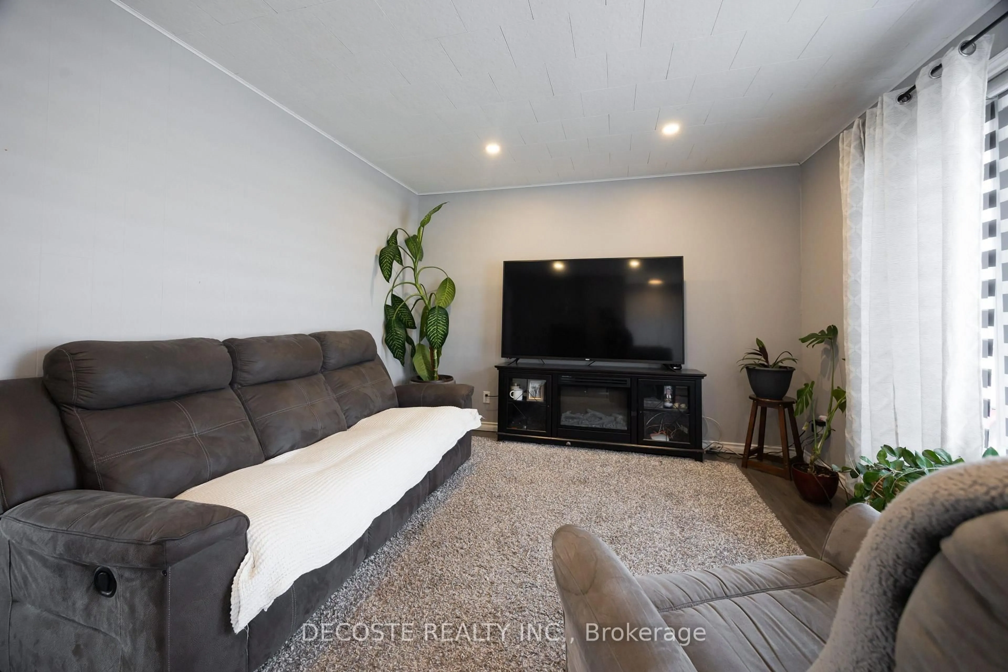 Living room with furniture, unknown for 4213 Lancaster St, South Glengarry Ontario K0C 1L0