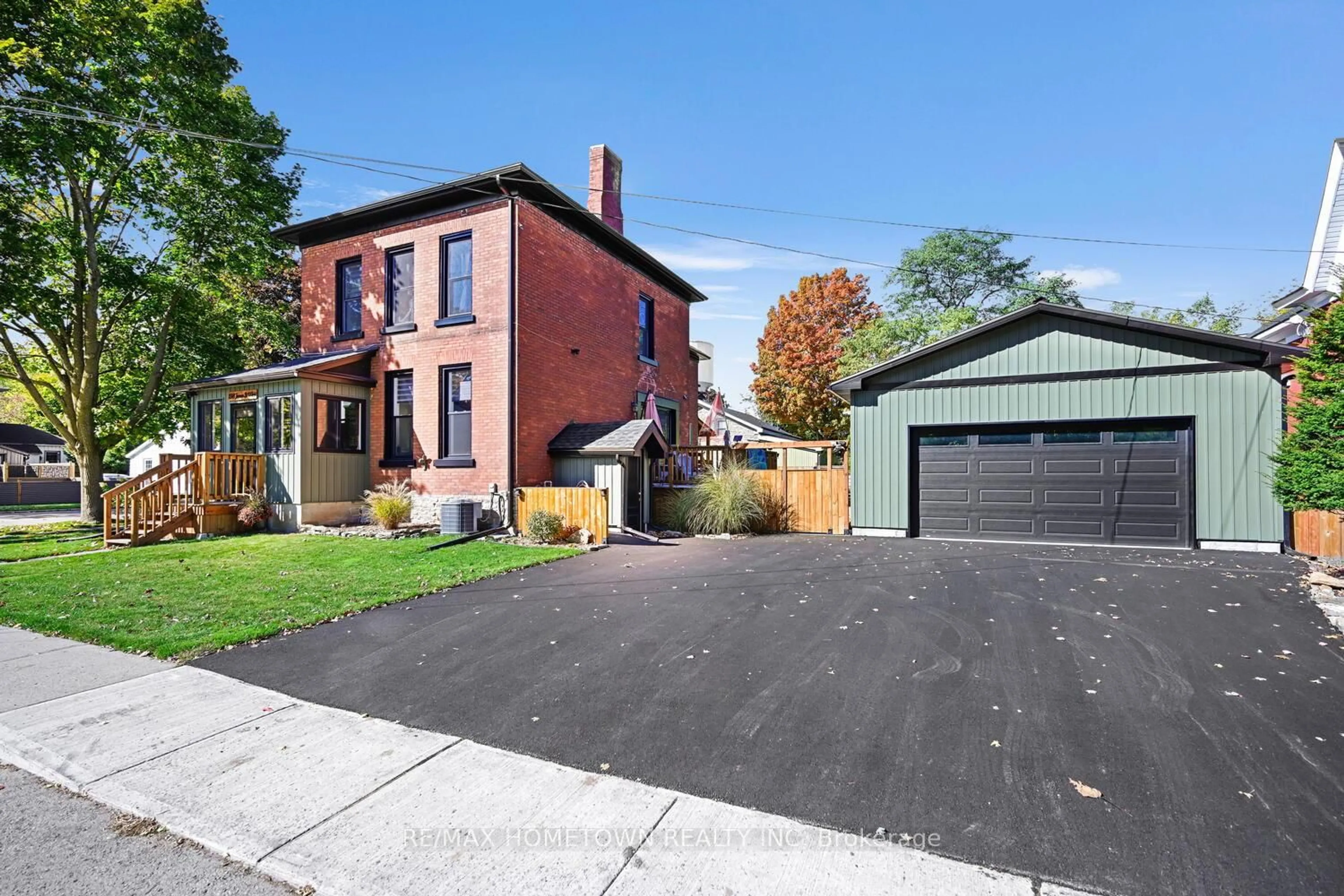 Home with brick exterior material, street for 198 James St, Prescott Ontario K0E 1T0