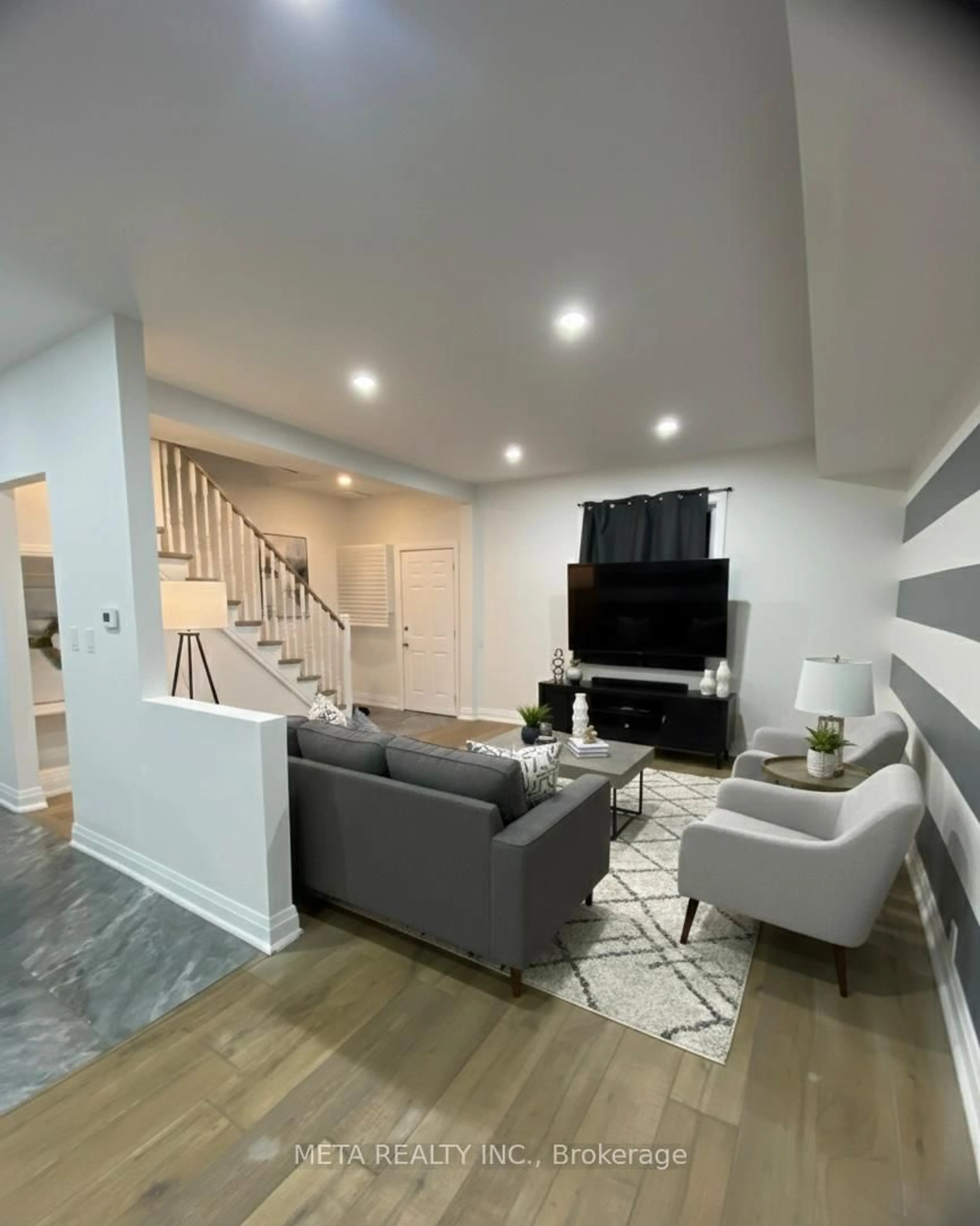 Living room with furniture, unknown for 636 Union St, Peterborough Ontario K9H 3V5