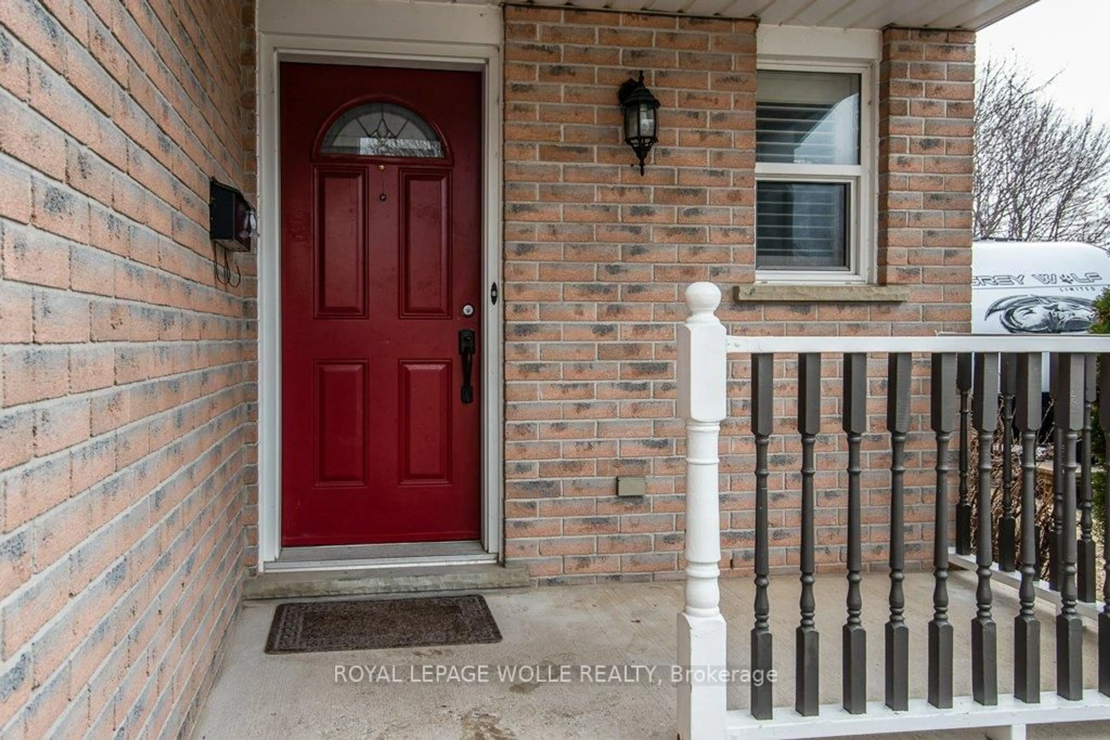 Indoor entryway for 236 Dartmoor Cres, Waterloo Ontario N2K 2S9