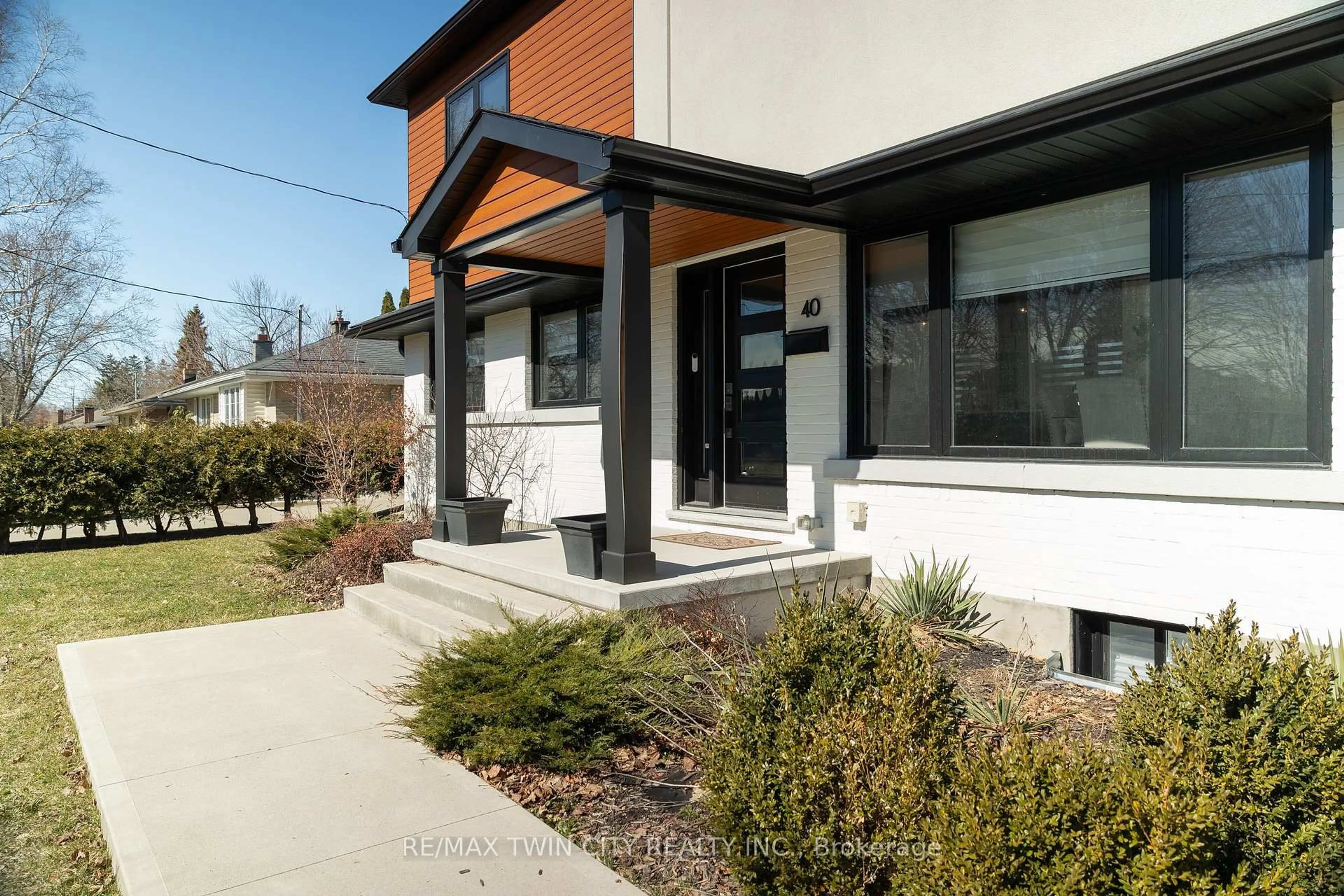 Home with brick exterior material, street for 40 VARADI Ave, Brantford Ontario N3R 3N3