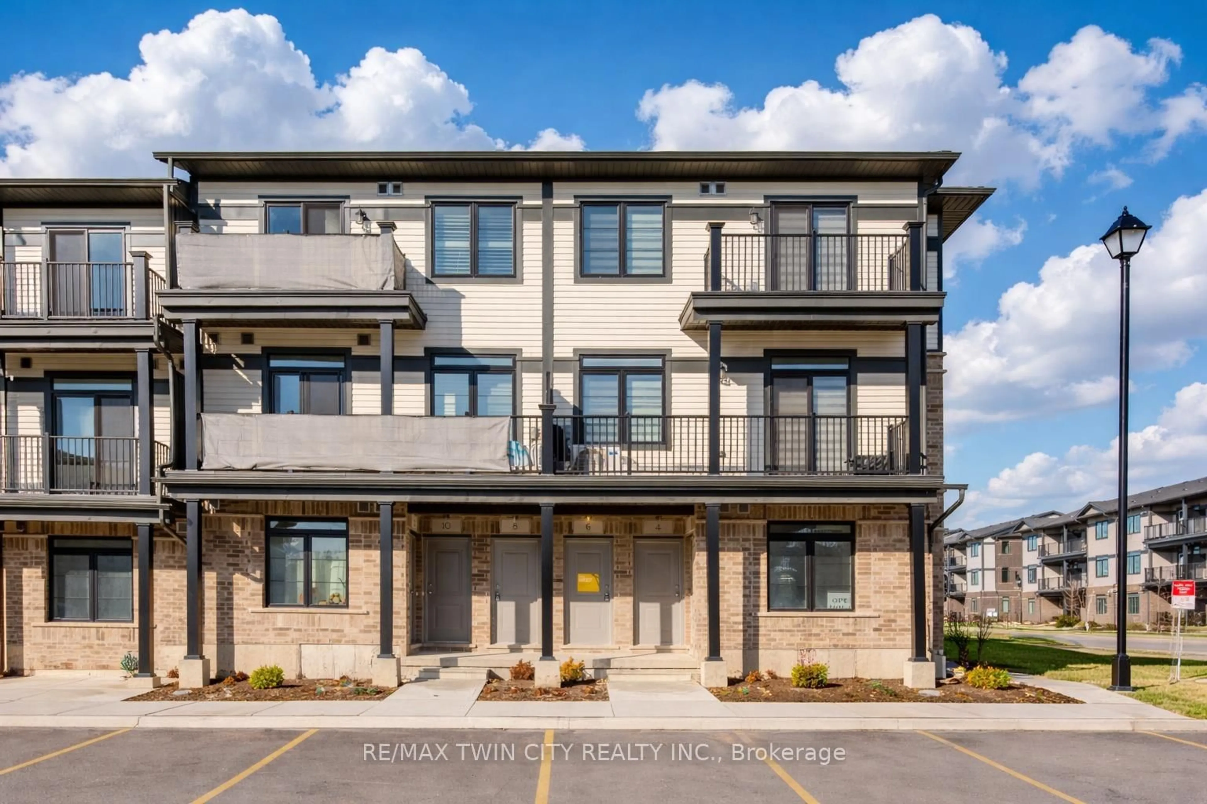 Unknown for 6 Lomond Lane, Kitchener Ontario N2R 0R4