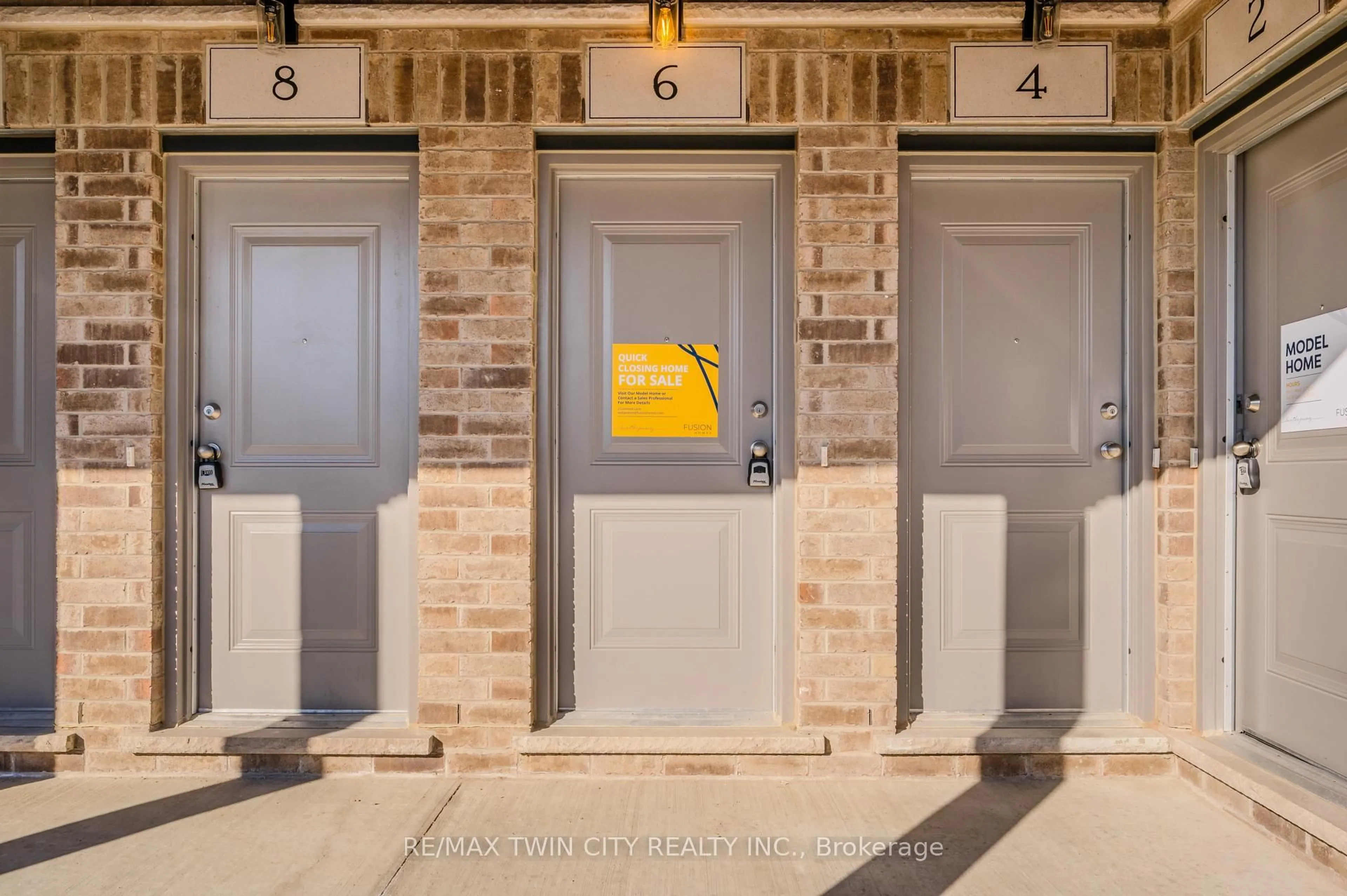 Indoor entryway for 6 Lomond Lane, Kitchener Ontario N2R 0R4