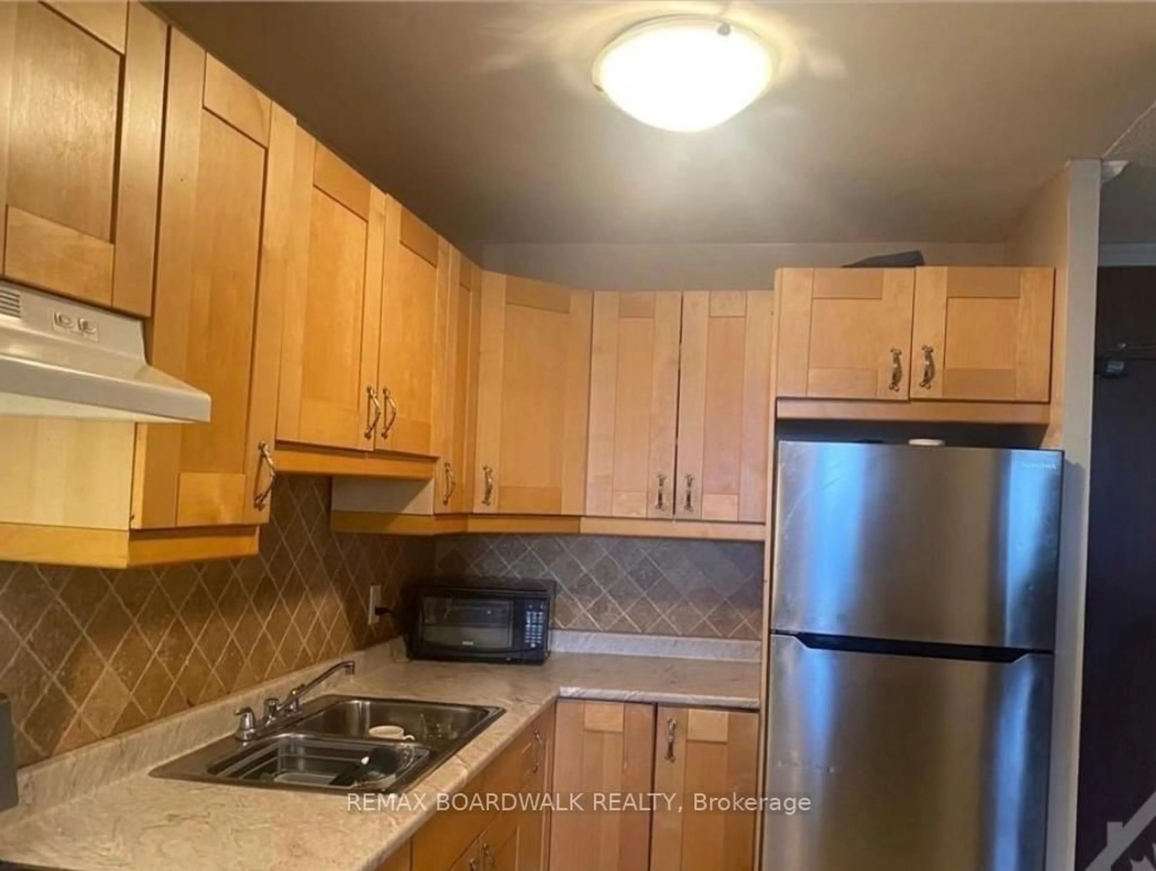 Standard kitchen, unknown for 2000 Jasmine Cres #609, Ottawa Ontario K1J 8K4