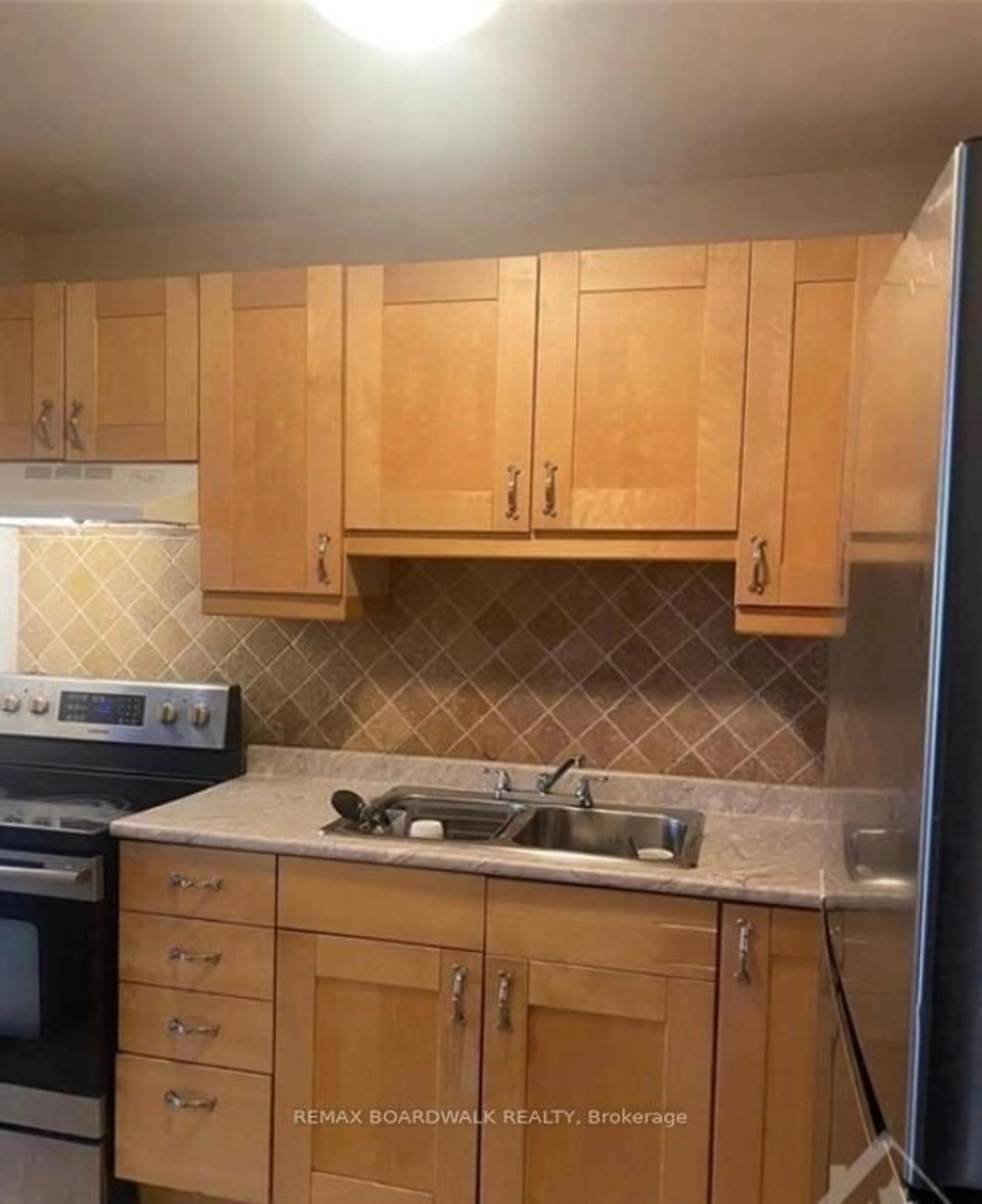 Standard kitchen, unknown for 2000 Jasmine Cres #609, Ottawa Ontario K1J 8K4