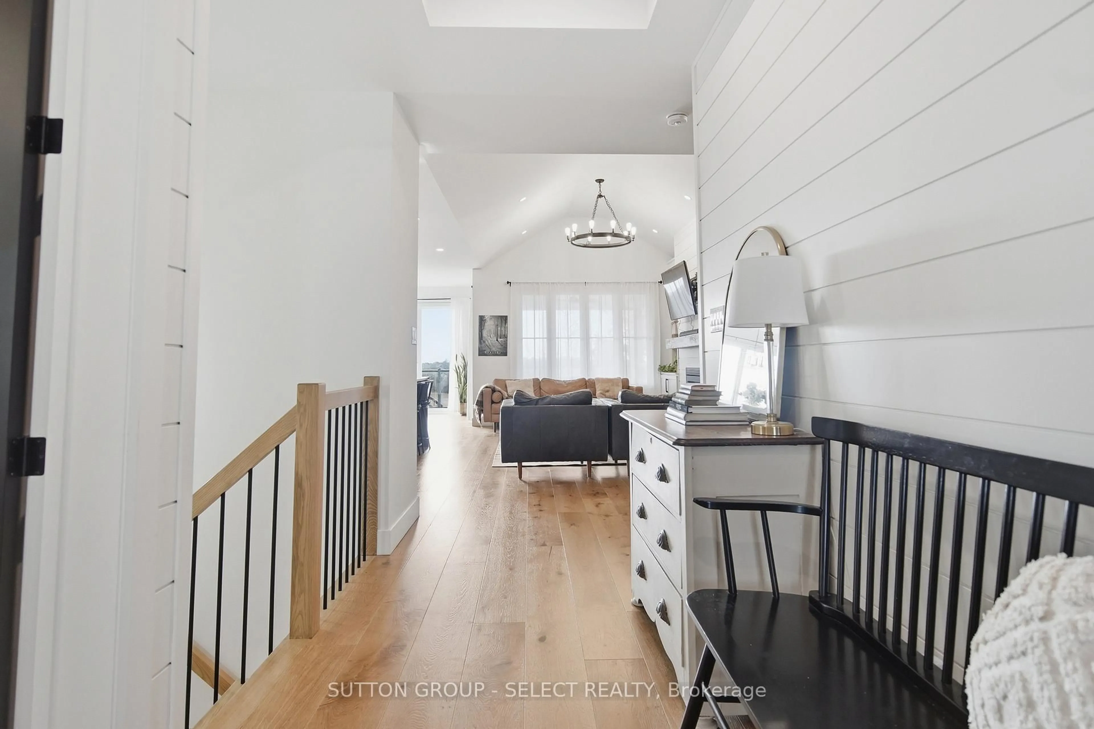 Indoor entryway for 1670 Upper West Ave, London South Ontario N6K 0K6