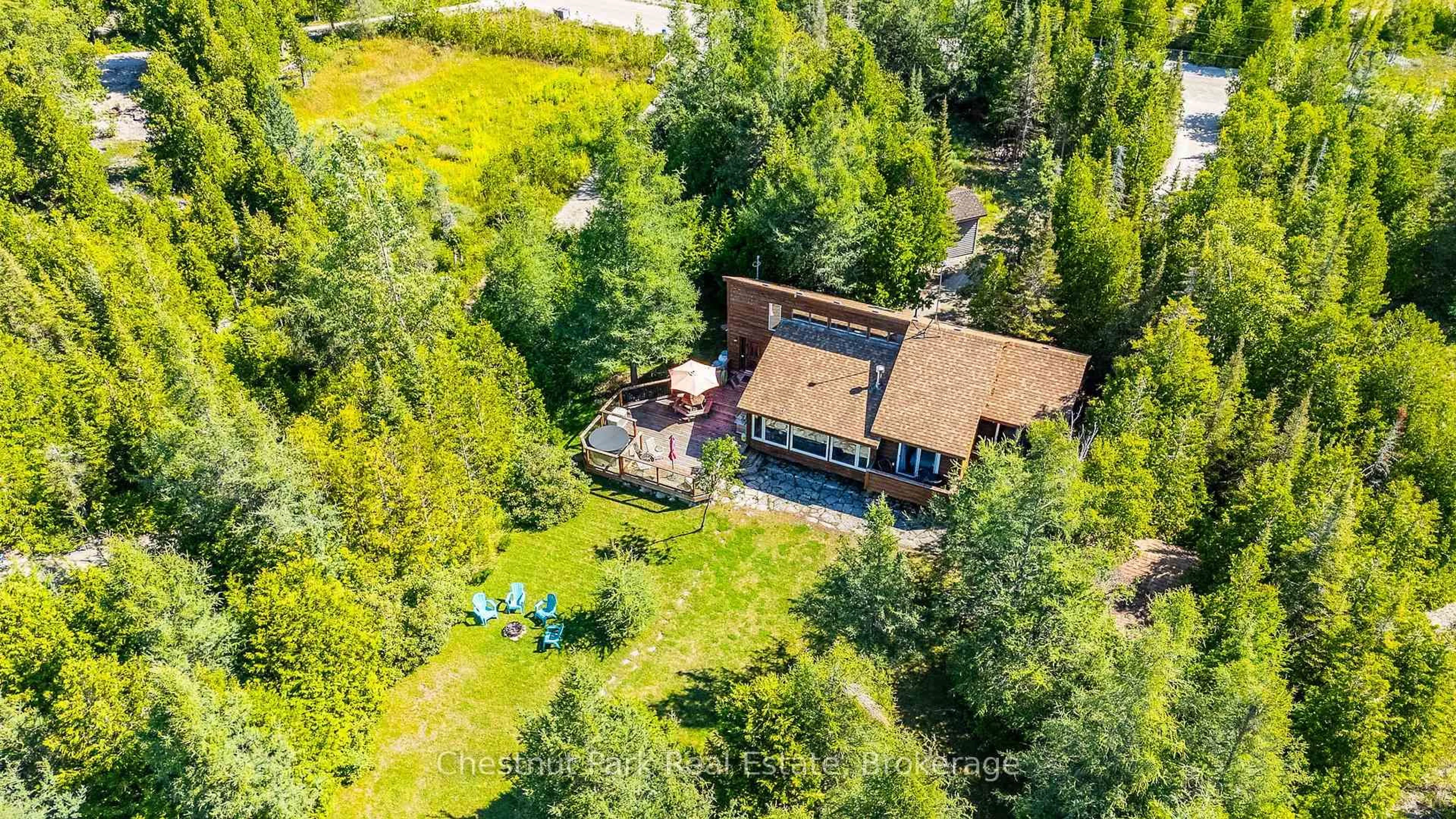A pic from outside/outdoor area/front of a property/back of a property/a pic from drone, unknown for 139 Huron Dr, Northern Bruce Peninsula Ontario N0H 2R0