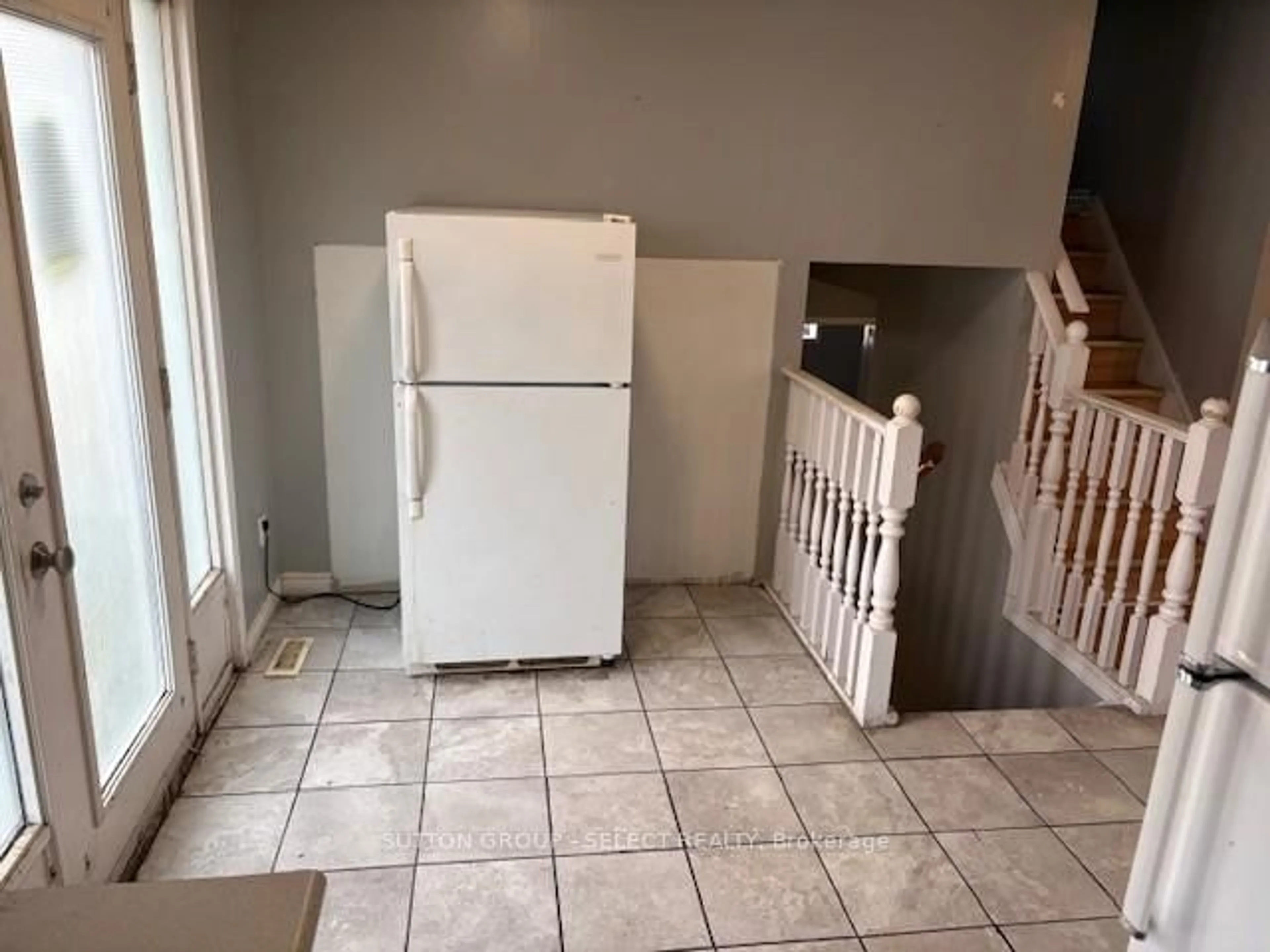 A pic of a room for 393 Fleming Dr, London East Ontario N5V 4Y8