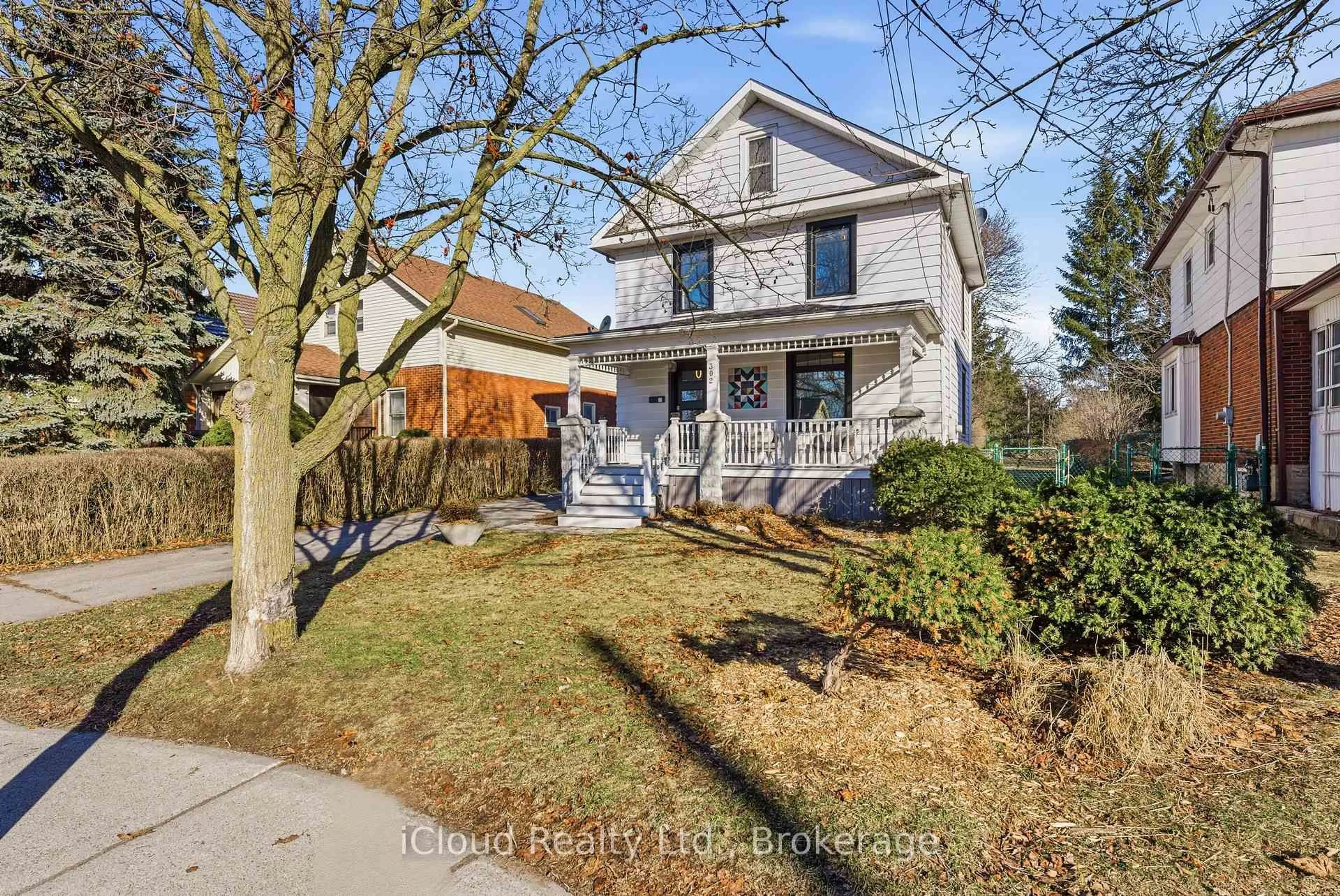 A pic from outside/outdoor area/front of a property/back of a property/a pic from drone, street for 302 Bridge St, Belleville Ontario K8N 1P6