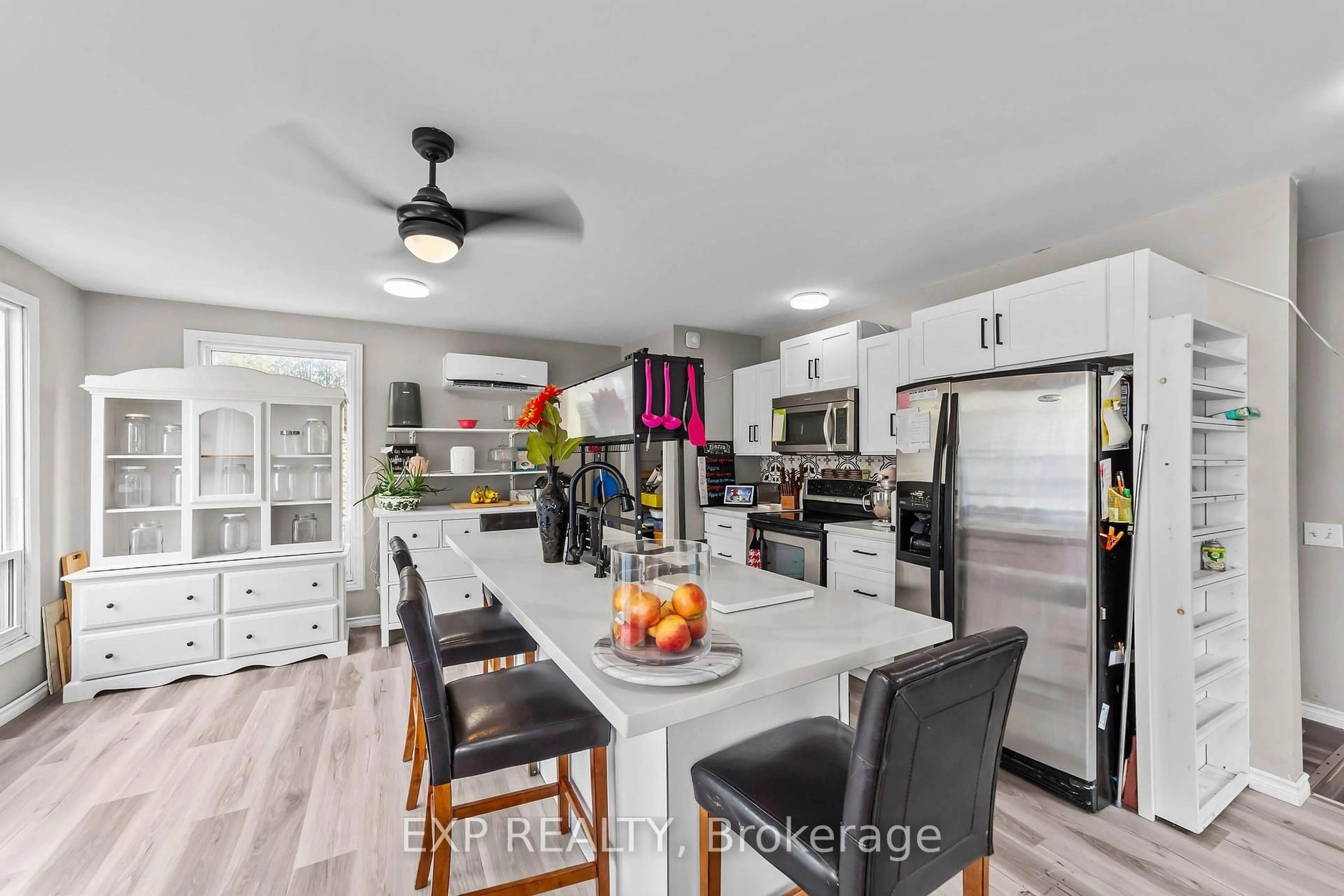 Open concept kitchen, unknown for 49278 Conservation Line, Malahide Ontario N5H 2R4