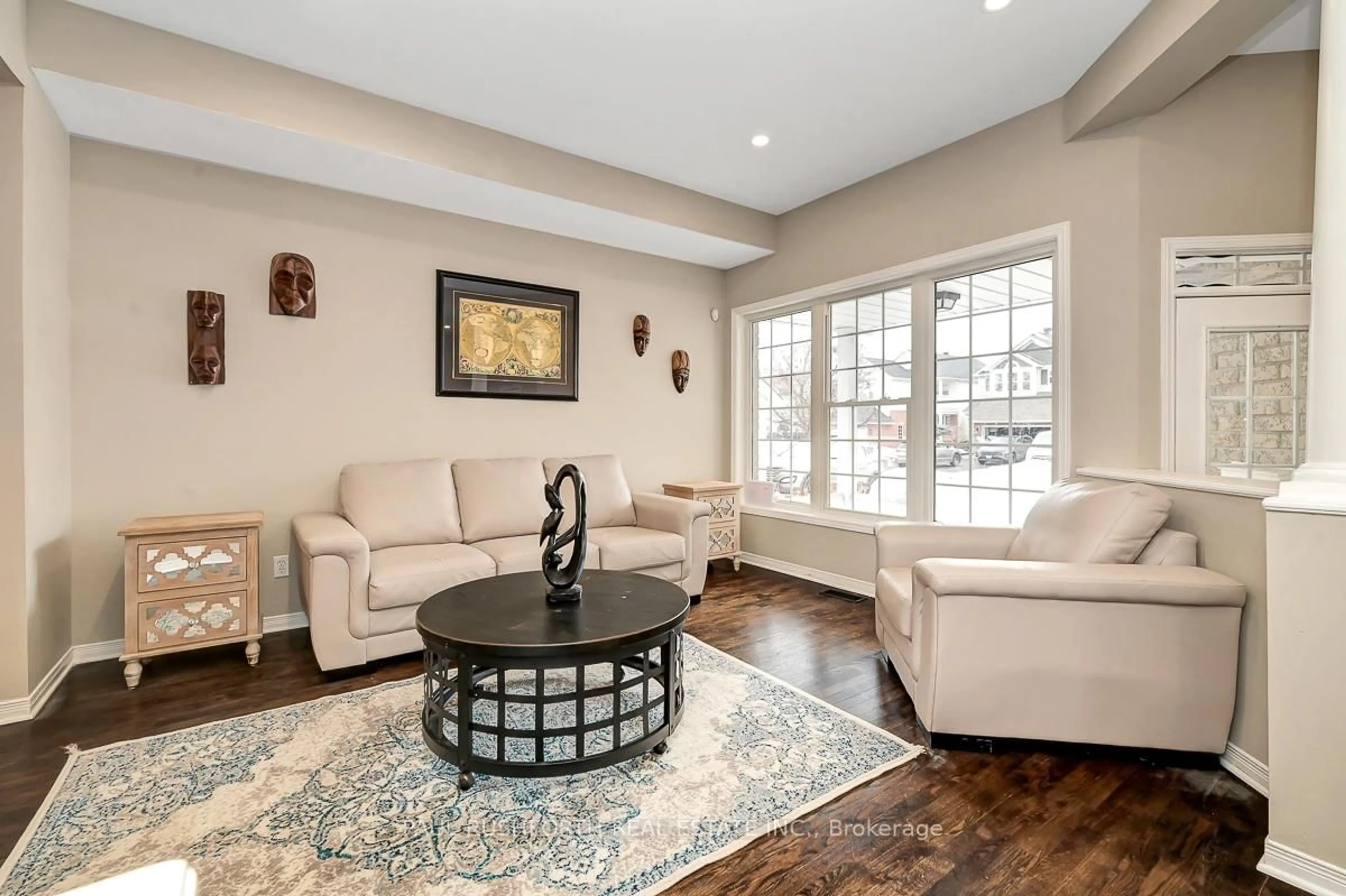 Living room with furniture, unknown for 1654 Agatha St, Ottawa Ontario K4A 4L5