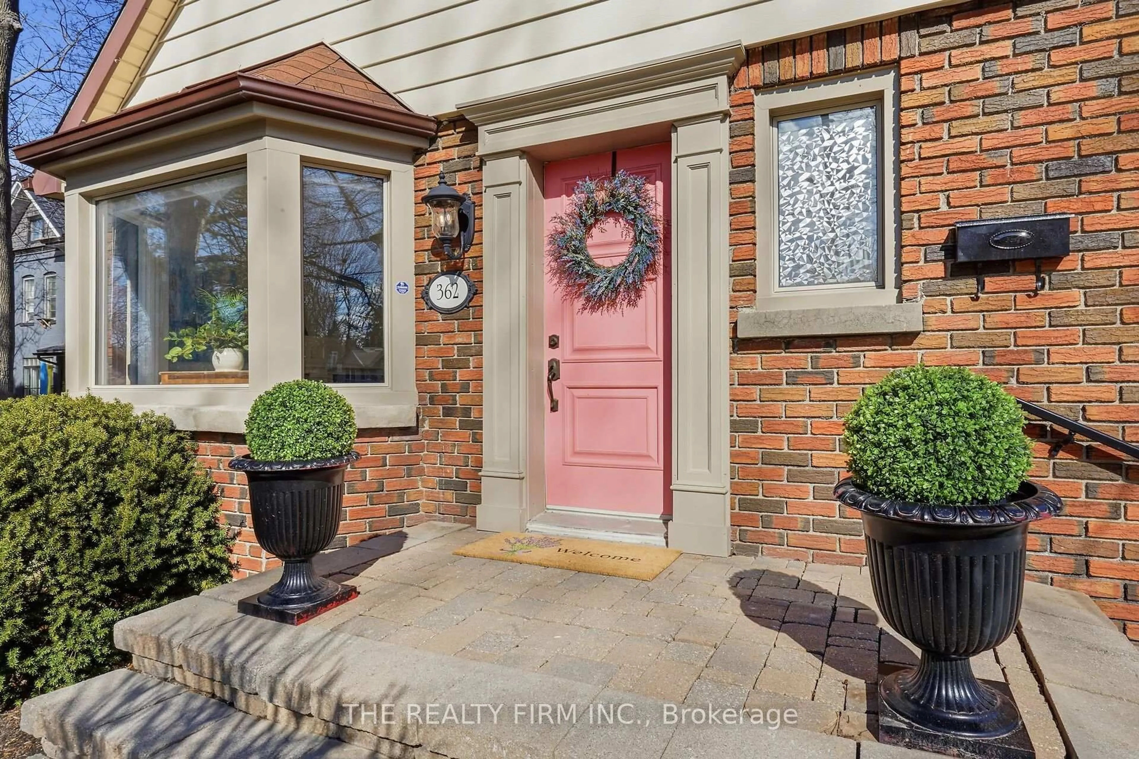 Indoor entryway for 362 Ridout St, London South Ontario N6C 3Z5