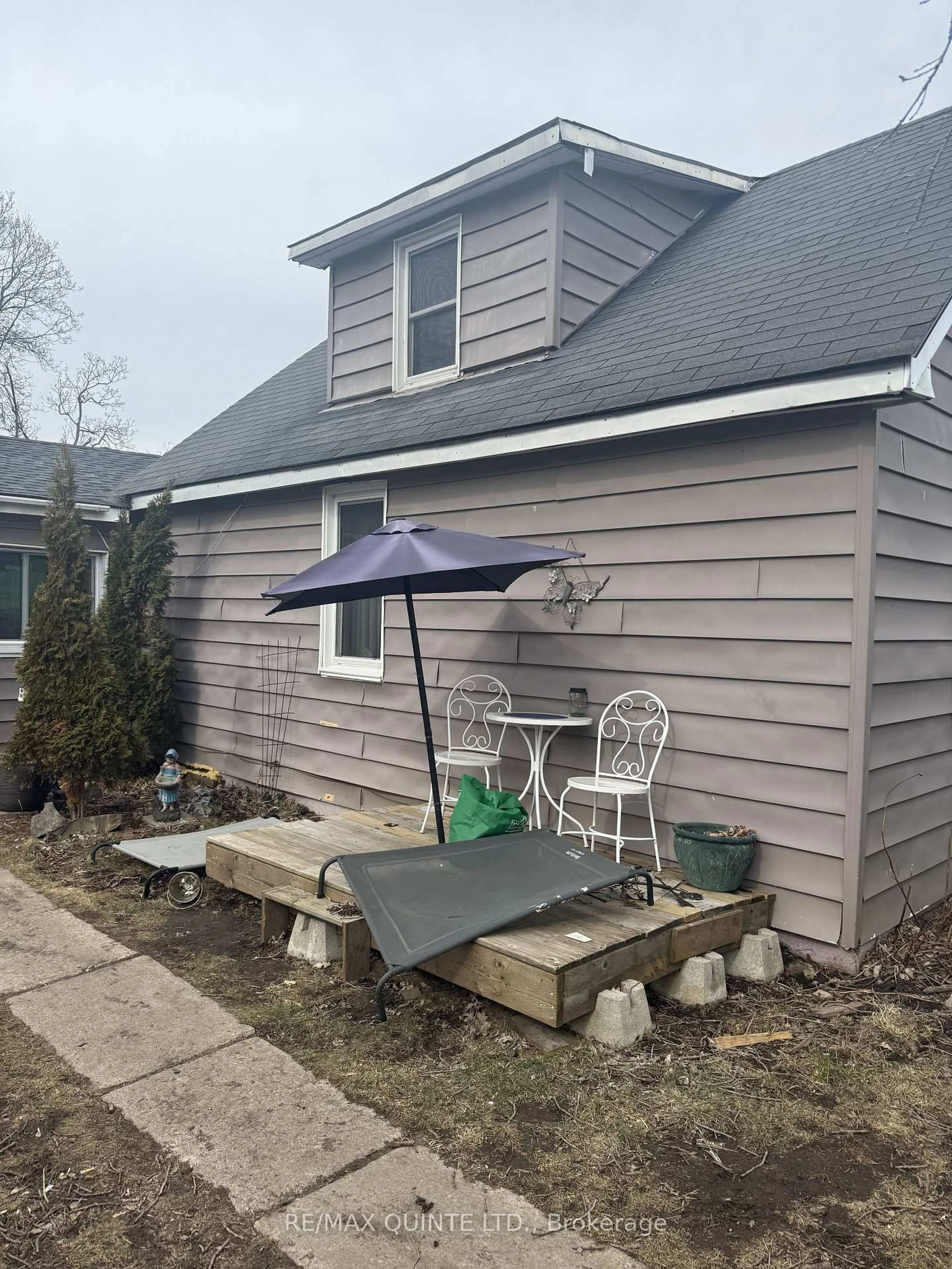 Patio, street for 41 Lane Cres, Belleville Ontario K8N 4Z4