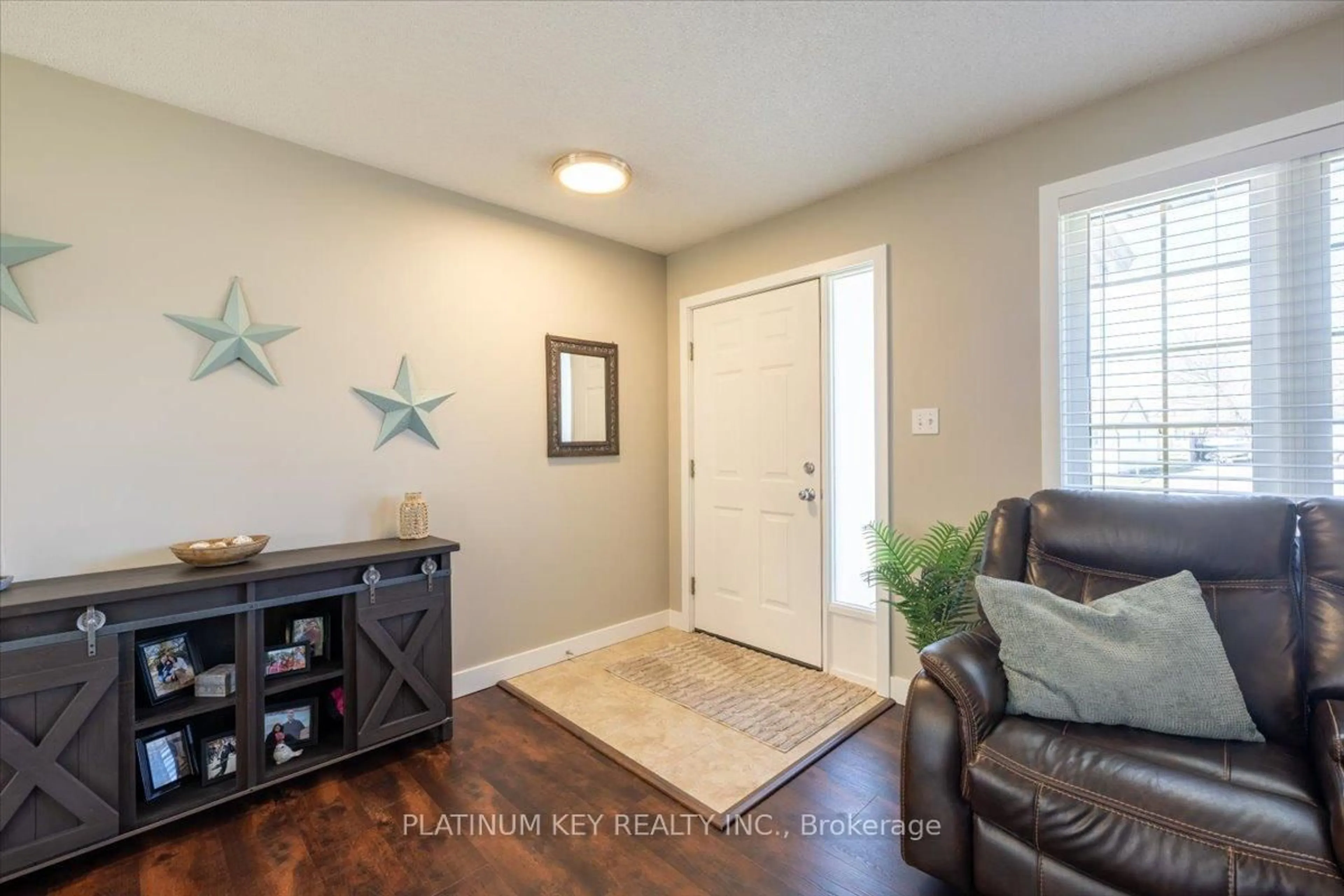 Indoor entryway for 205 Symes St, Southwest Middlesex Ontario N0L 1M0