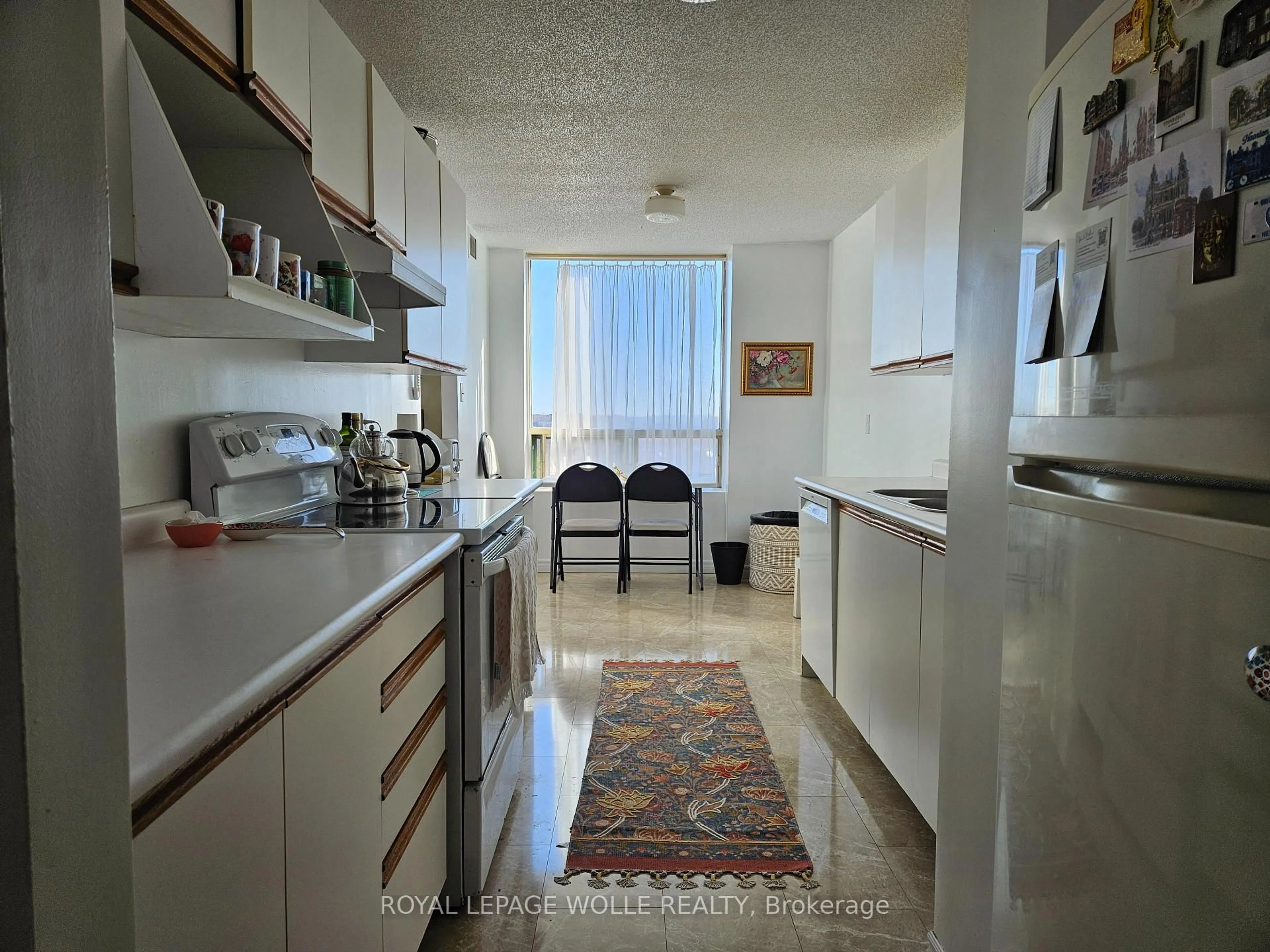 Standard kitchen, unknown for 55 Blue Springs Dr #805, Waterloo Ontario N2J 4T3