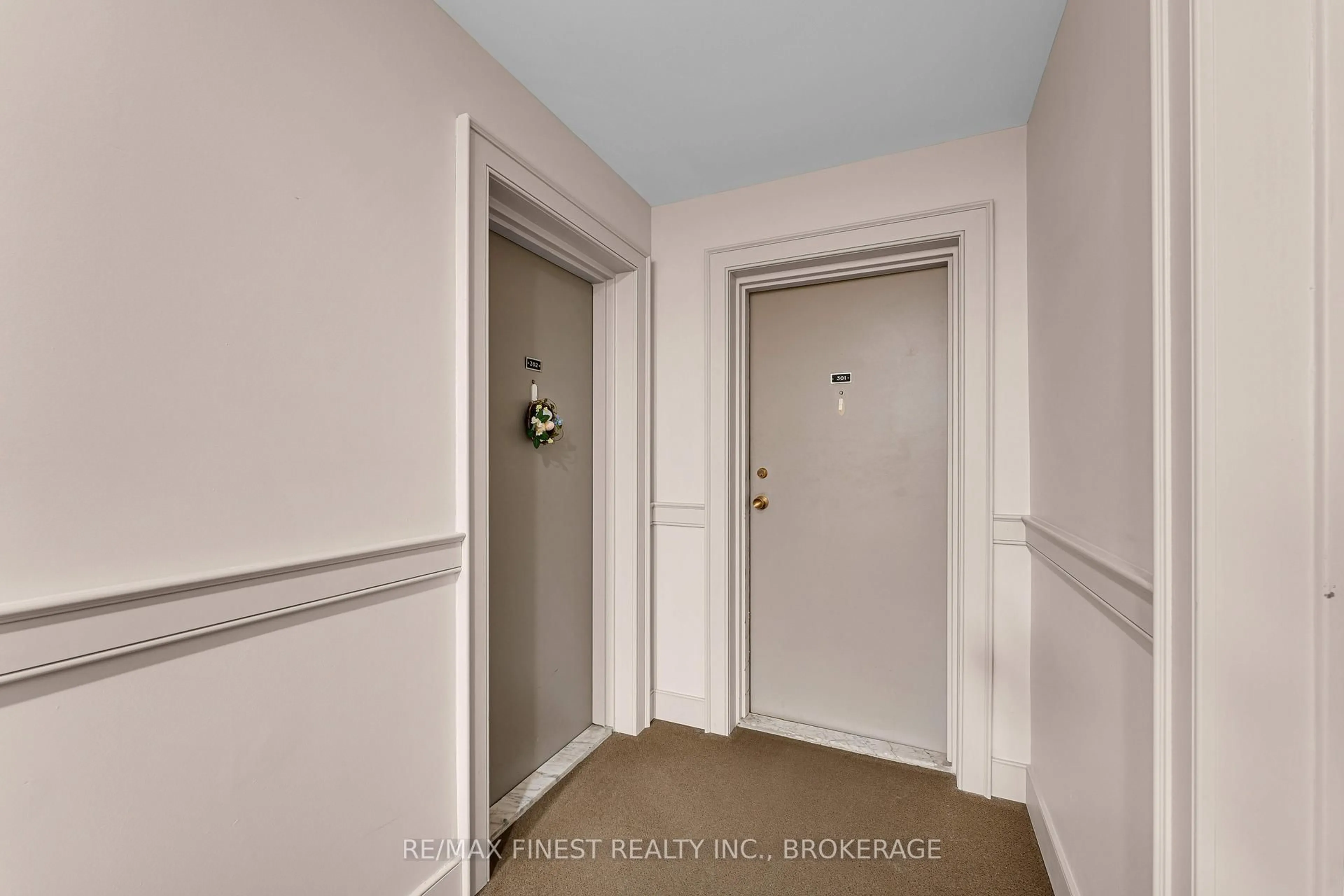 Indoor entryway for 17 Eldon Hall Pl #301, Kingston Ontario K7M 7H5
