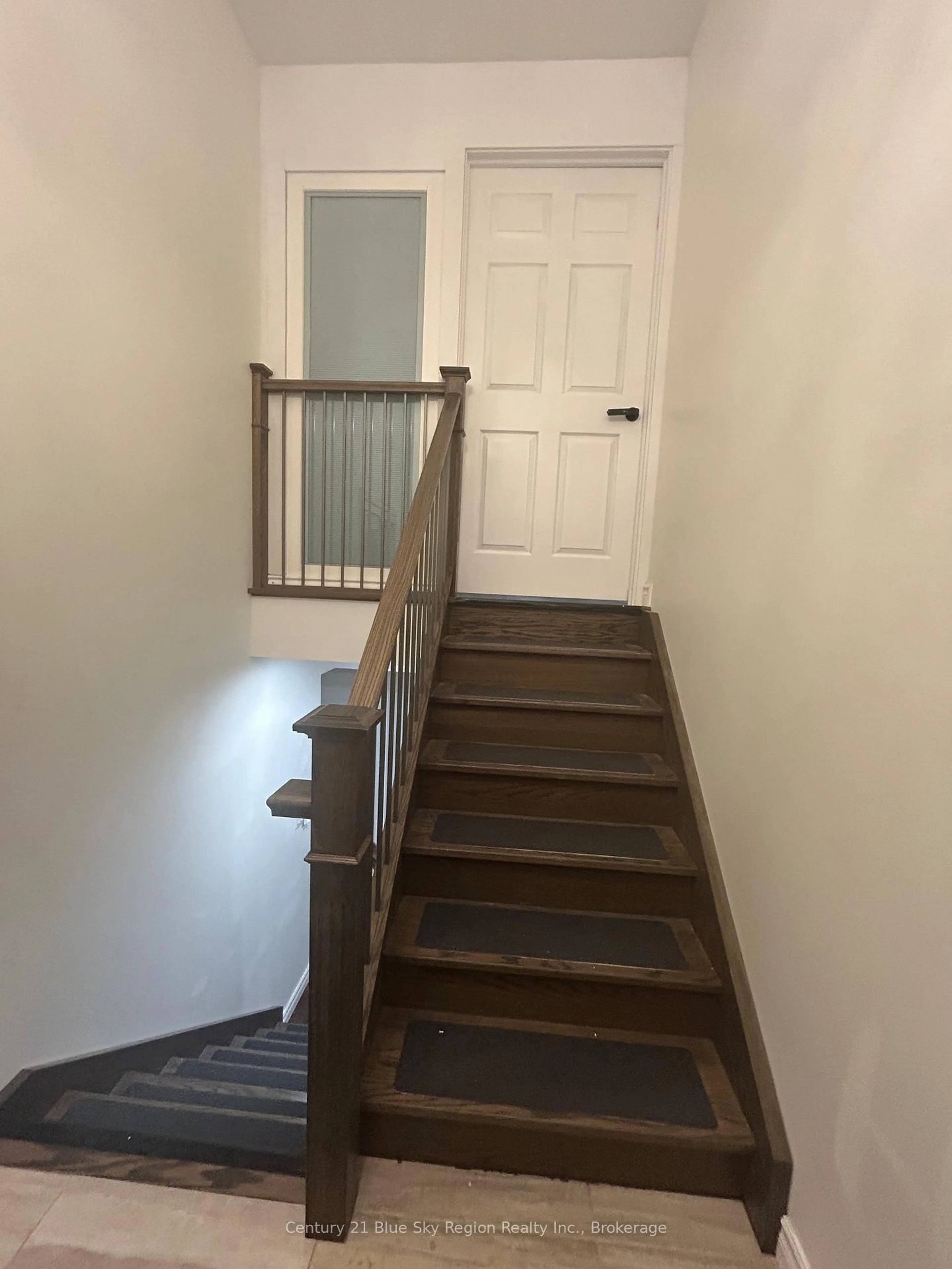Stairs for 253 Kingsway Ave, North Bay Ontario P1B 7V5