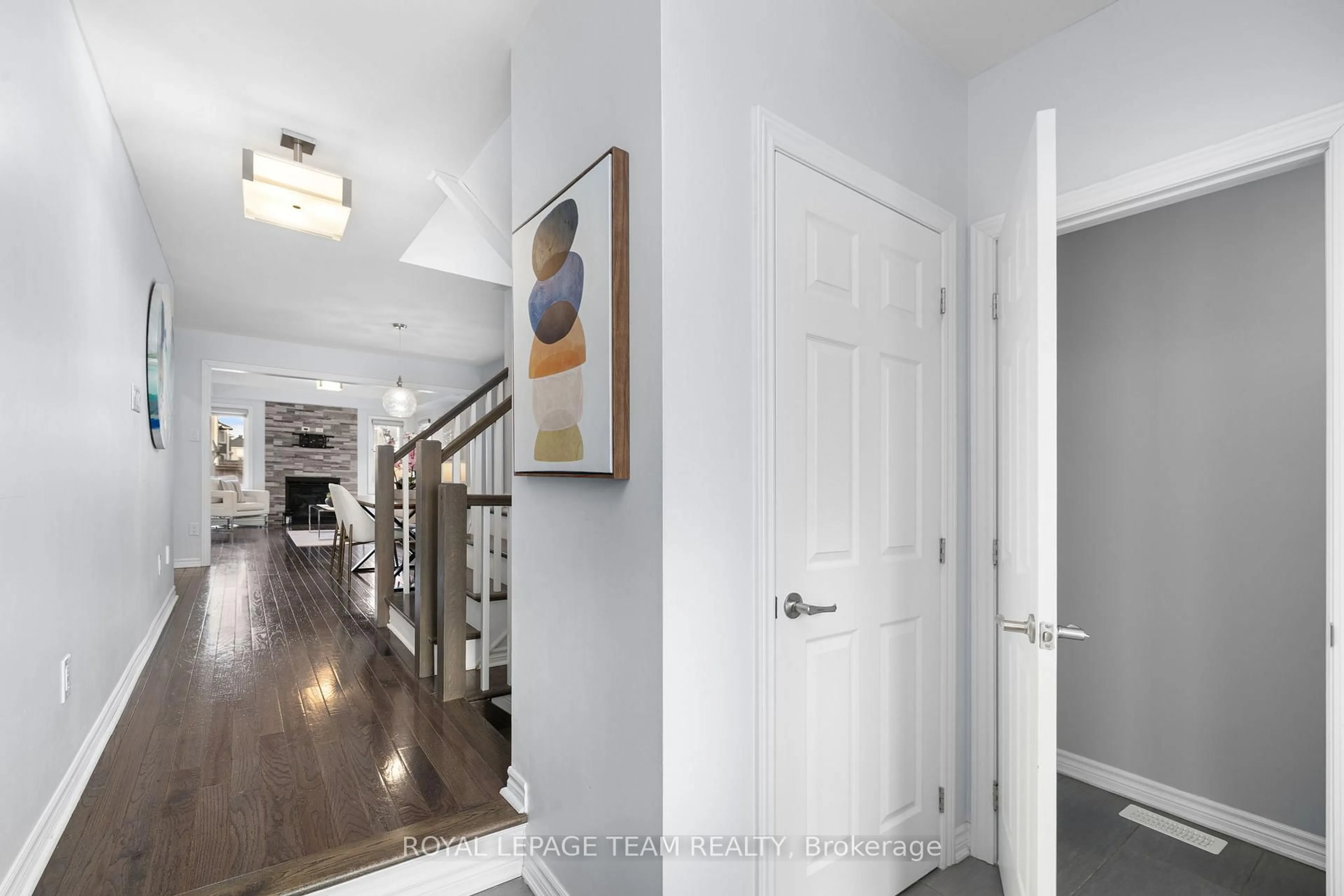 Indoor entryway for 708 Logperch Circ, Ottawa Ontario K2J 0R8