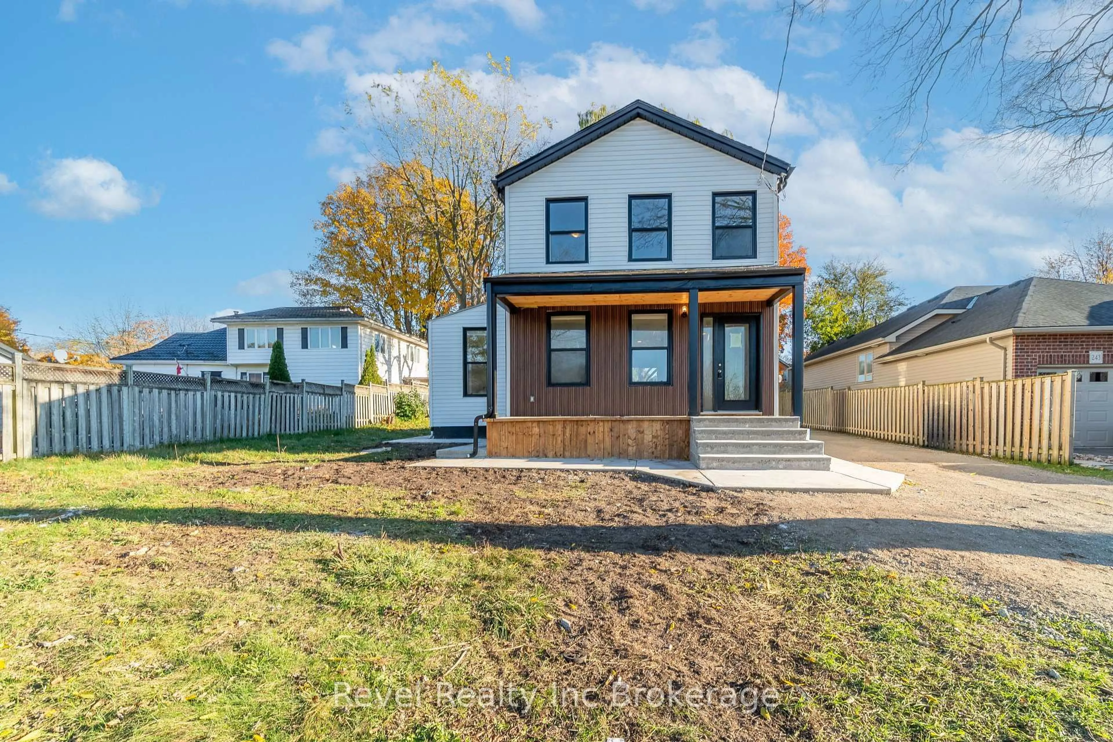 Unknown for 241 Charles St, Ingersoll Ontario N5C 2M5