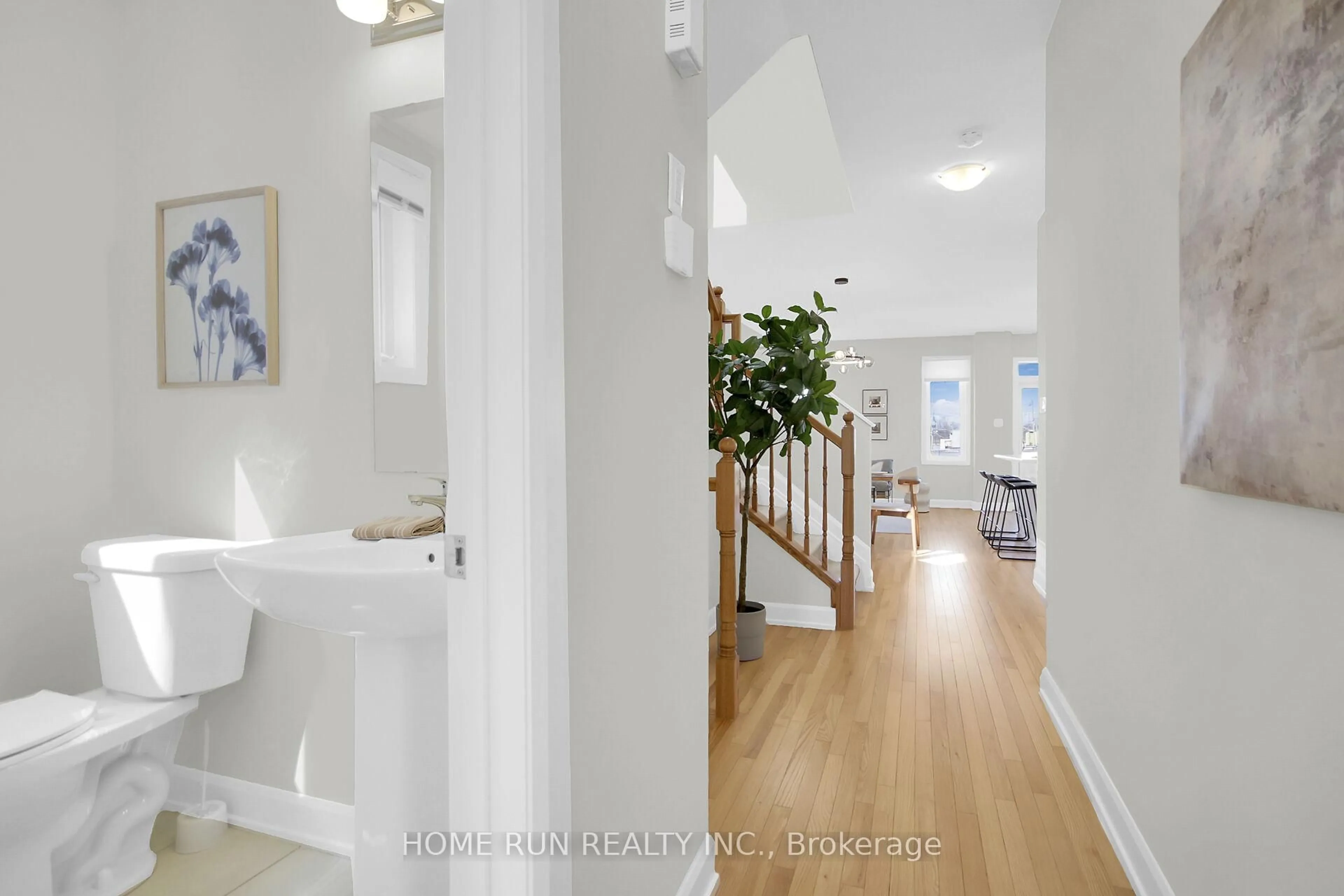 Indoor entryway for 157 Bending Way, Ottawa Ontario K2J 6N9