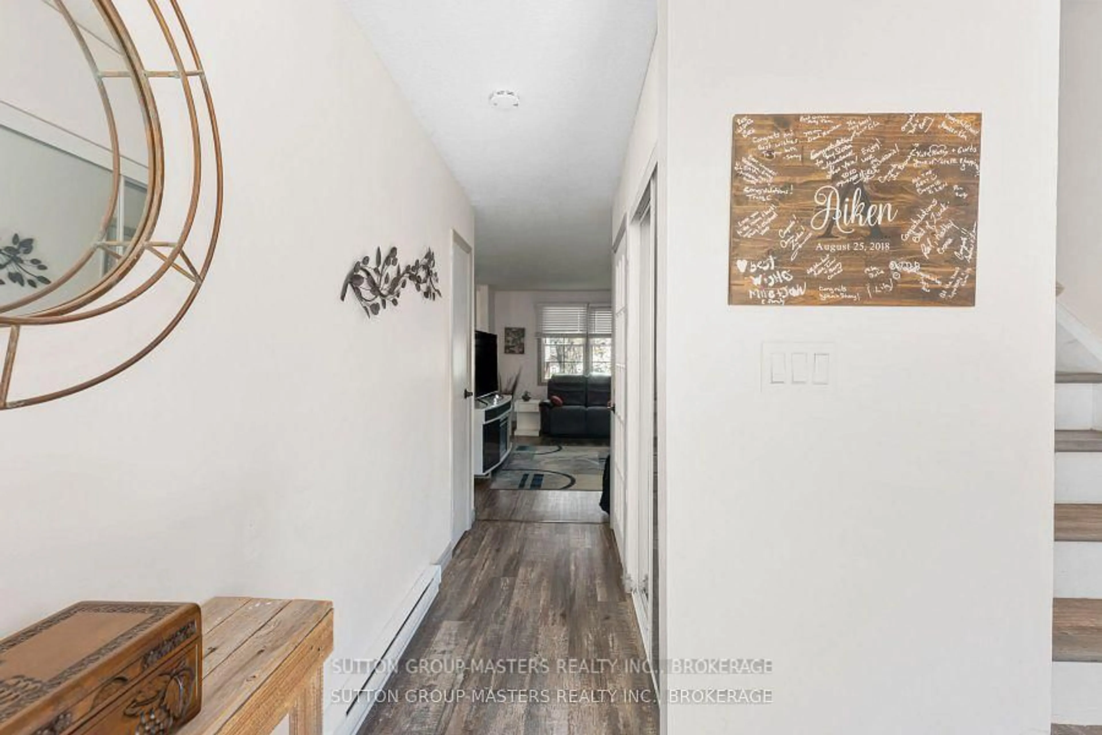 Indoor entryway for 19 MacPherson Ave #28, Kingston Ontario K7M 6W4