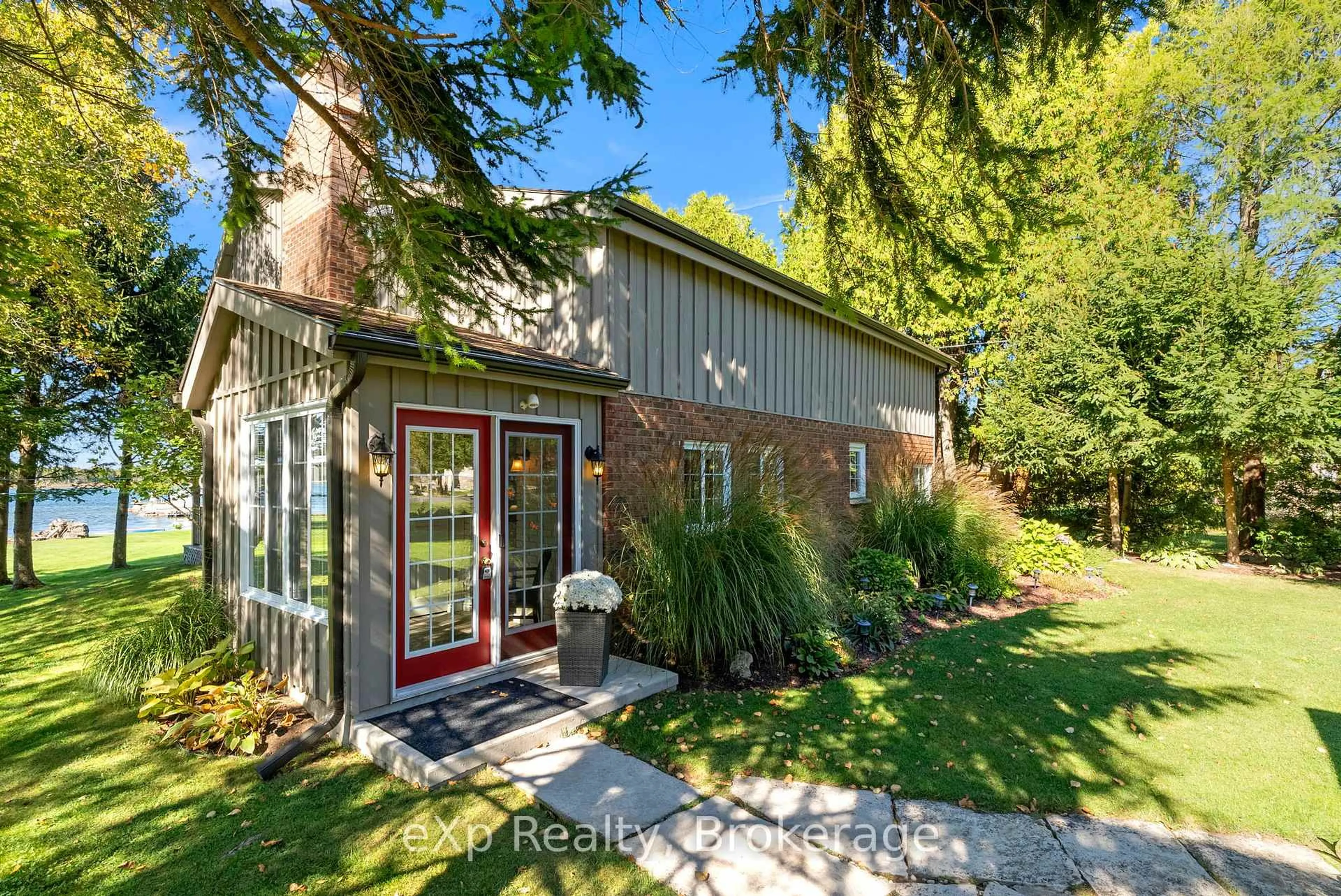 Home with brick exterior material, unknown for 850 Pike Bay Rd, Northern Bruce Peninsula Ontario N0H 2T0