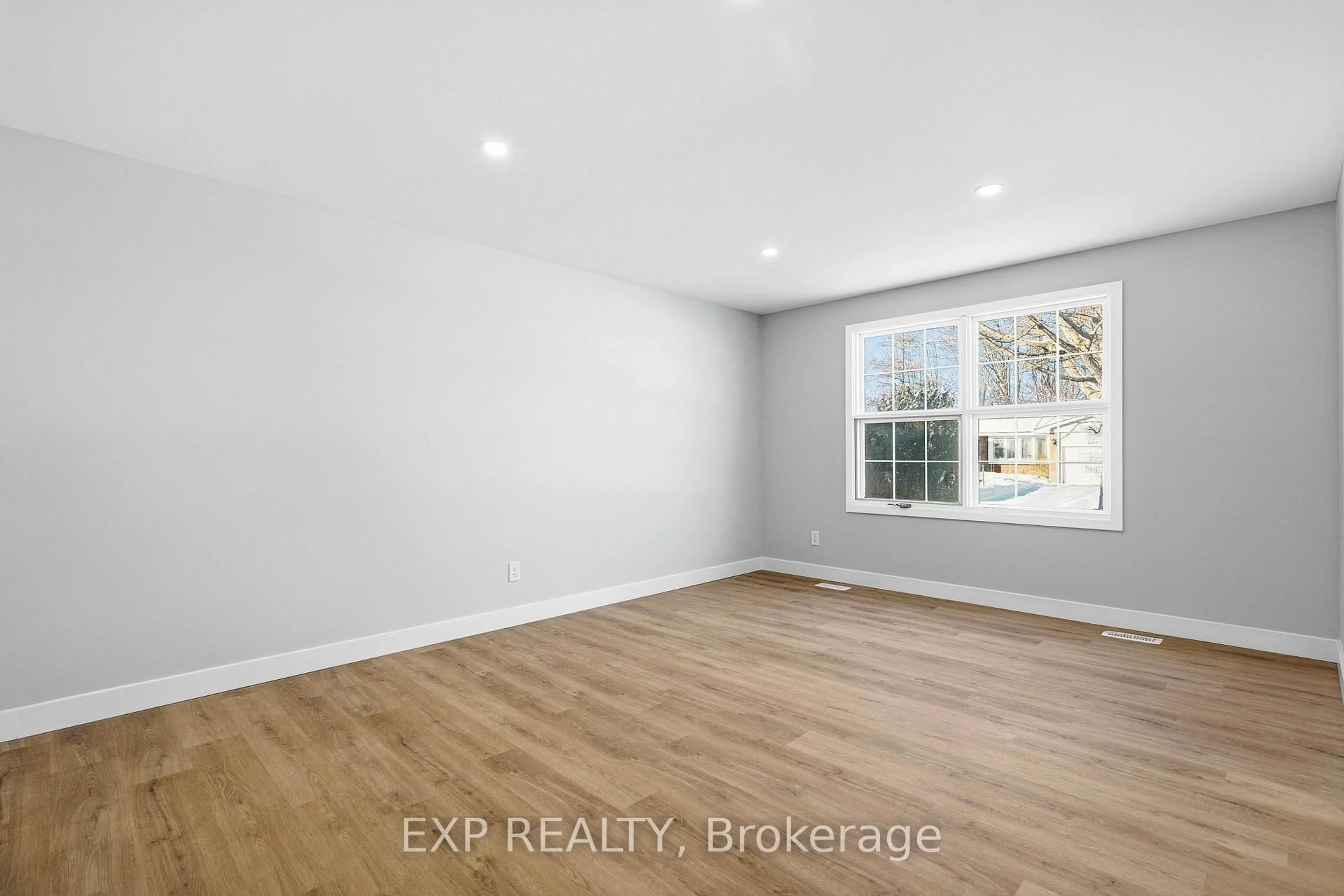 A pic of a room for 2158 Fillmore Cres, Ottawa Ontario K1J 6A4