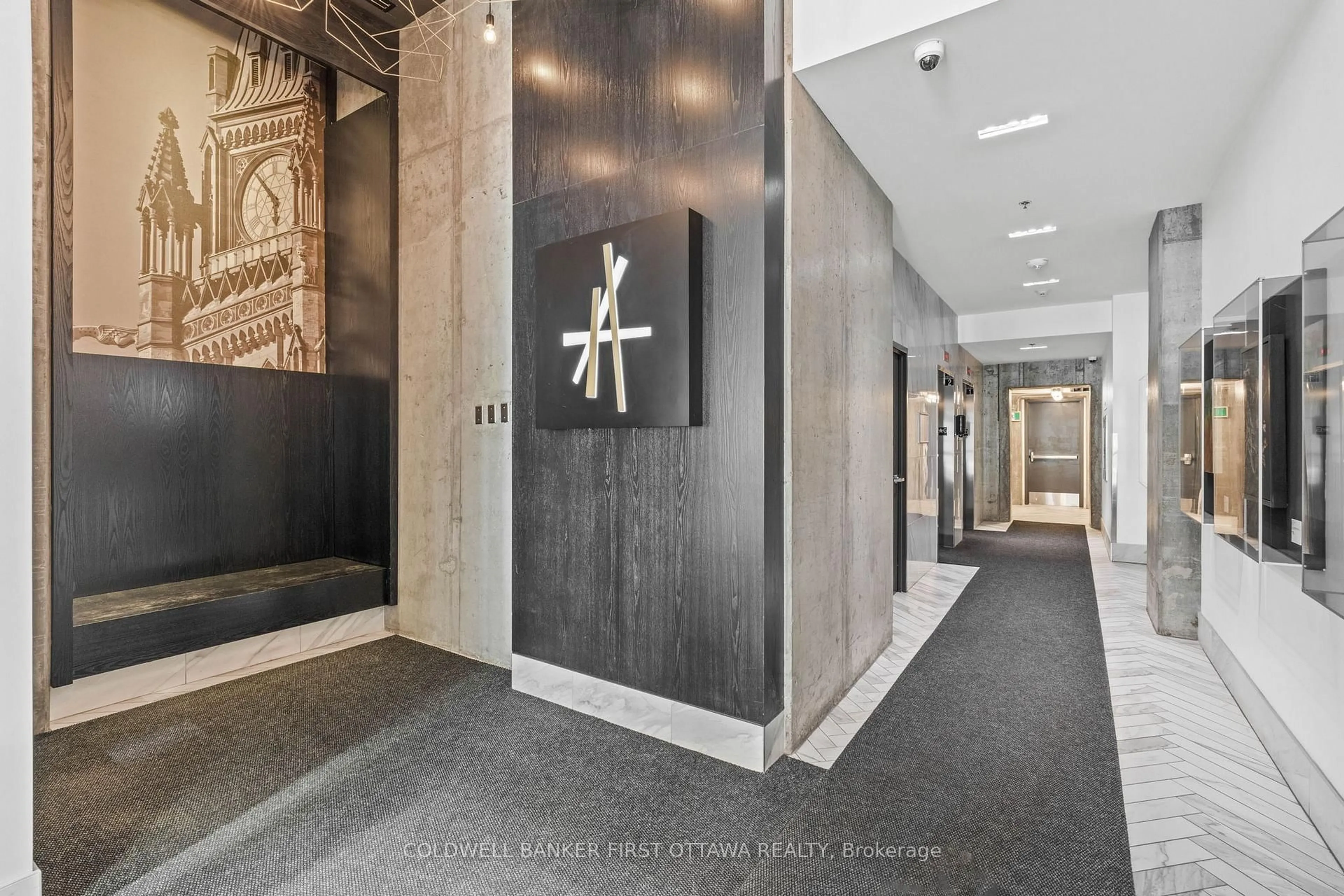 Indoor foyer for 20 DALY St #1605, Ottawa Ontario K1N 0C6