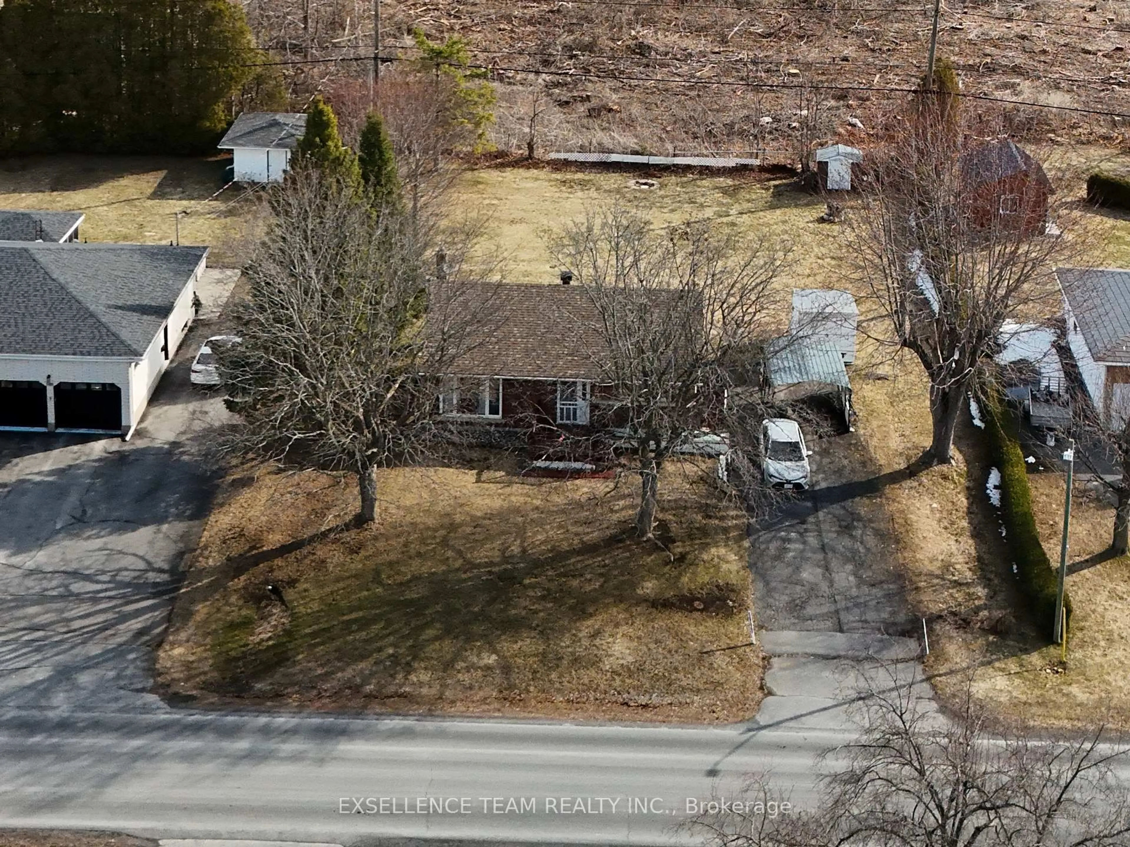 A pic from outside/outdoor area/front of a property/back of a property/a pic from drone, street for 3481 Marydale Ave, South Stormont Ontario K6K 1P6