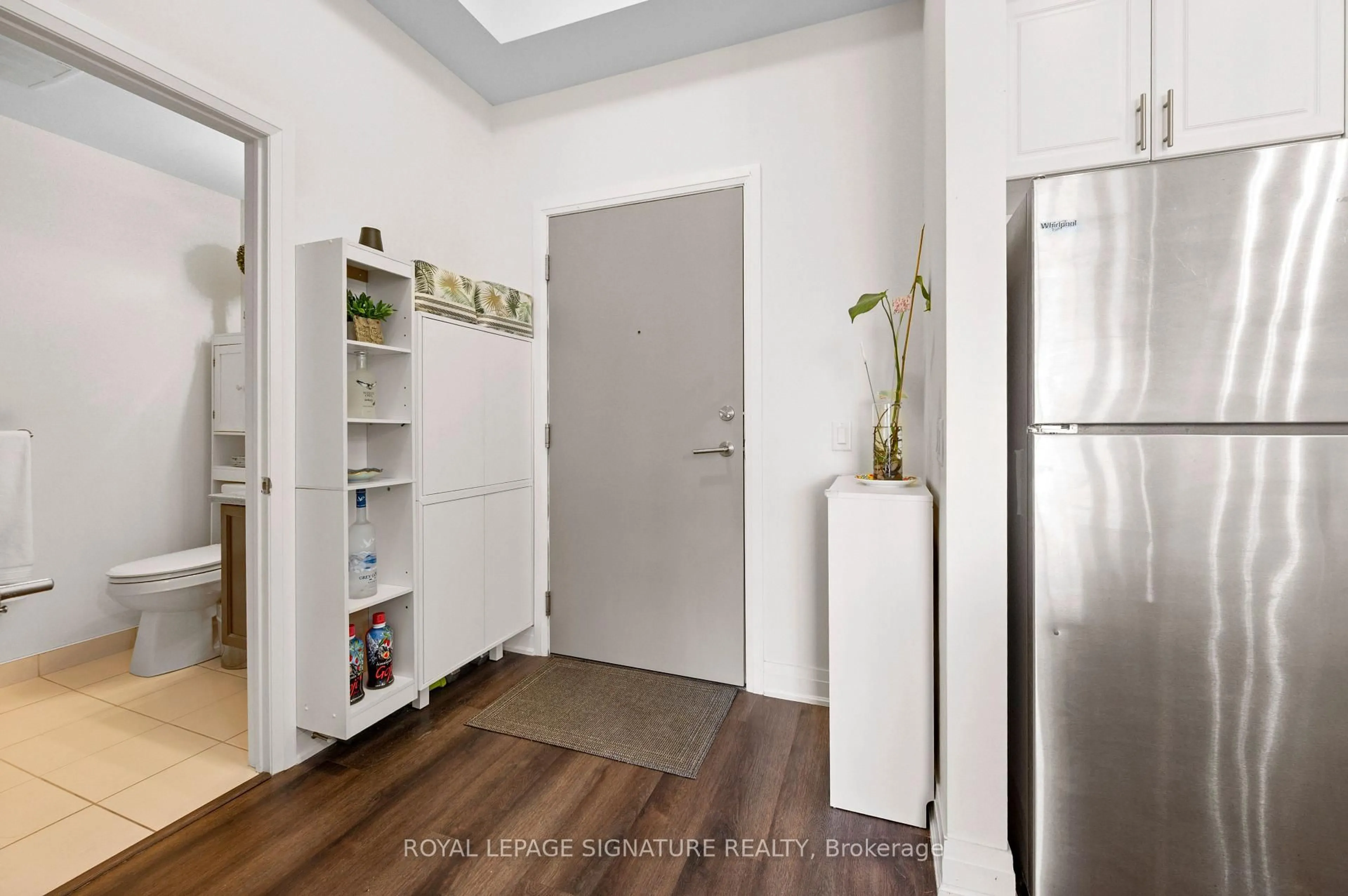 Indoor entryway for 16 Concord Pl #630, Grimsby Ontario L3M 0J1