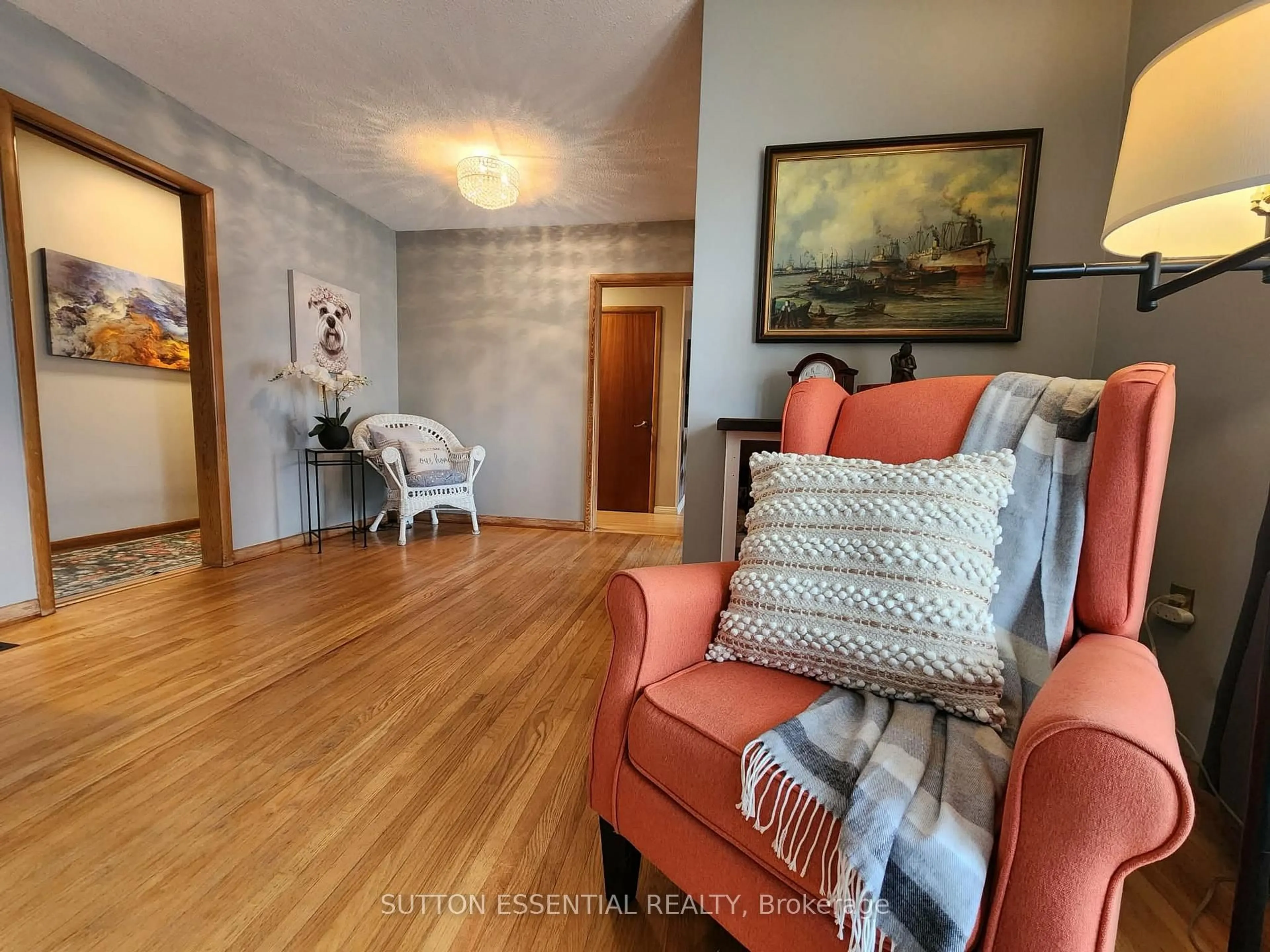 Living room with furniture, unknown for 142 Manor Dr, Brockville Ontario K6V 3E6