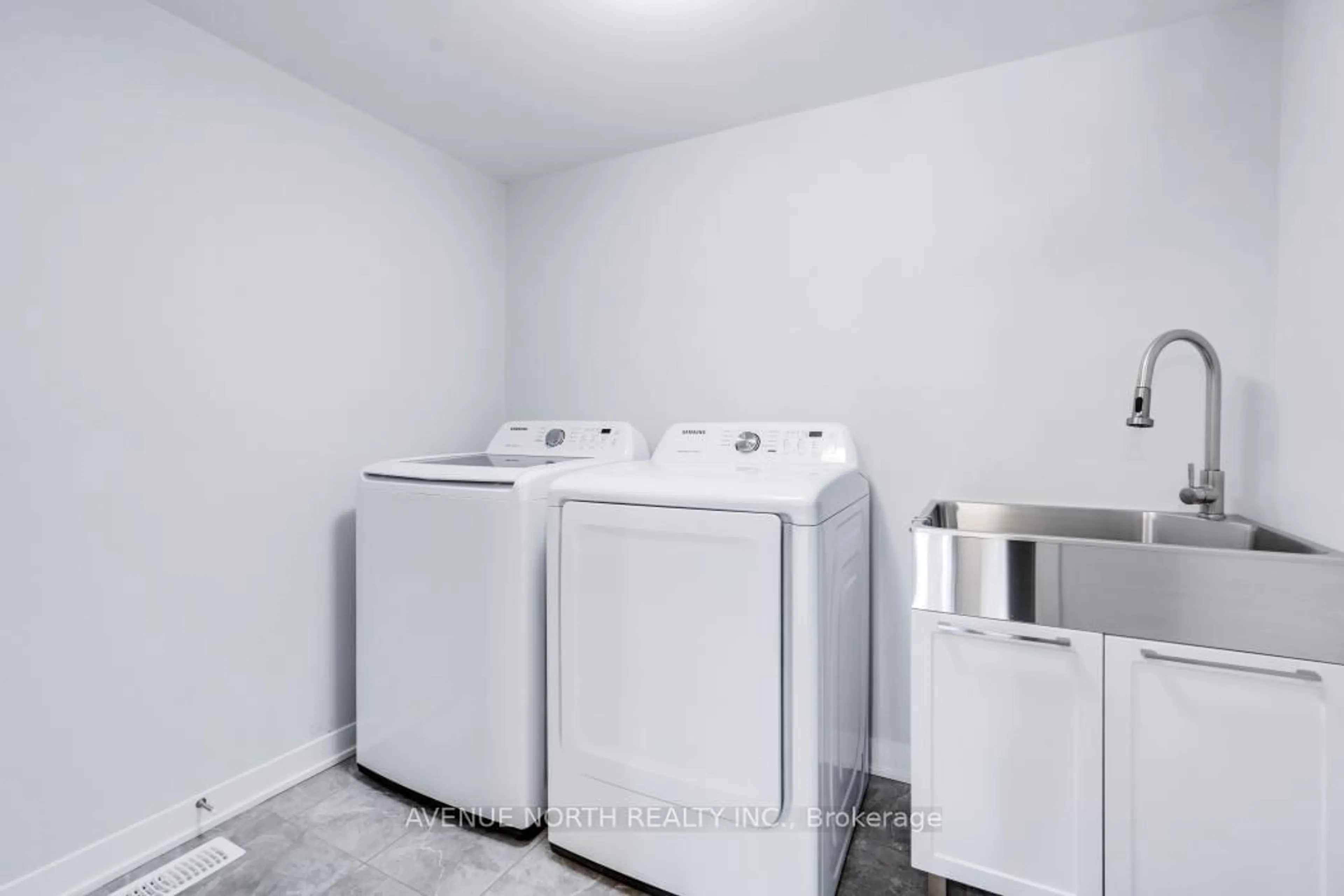Laundry room for 702 Hydrus Private, Ottawa Ontario K2J 7J6