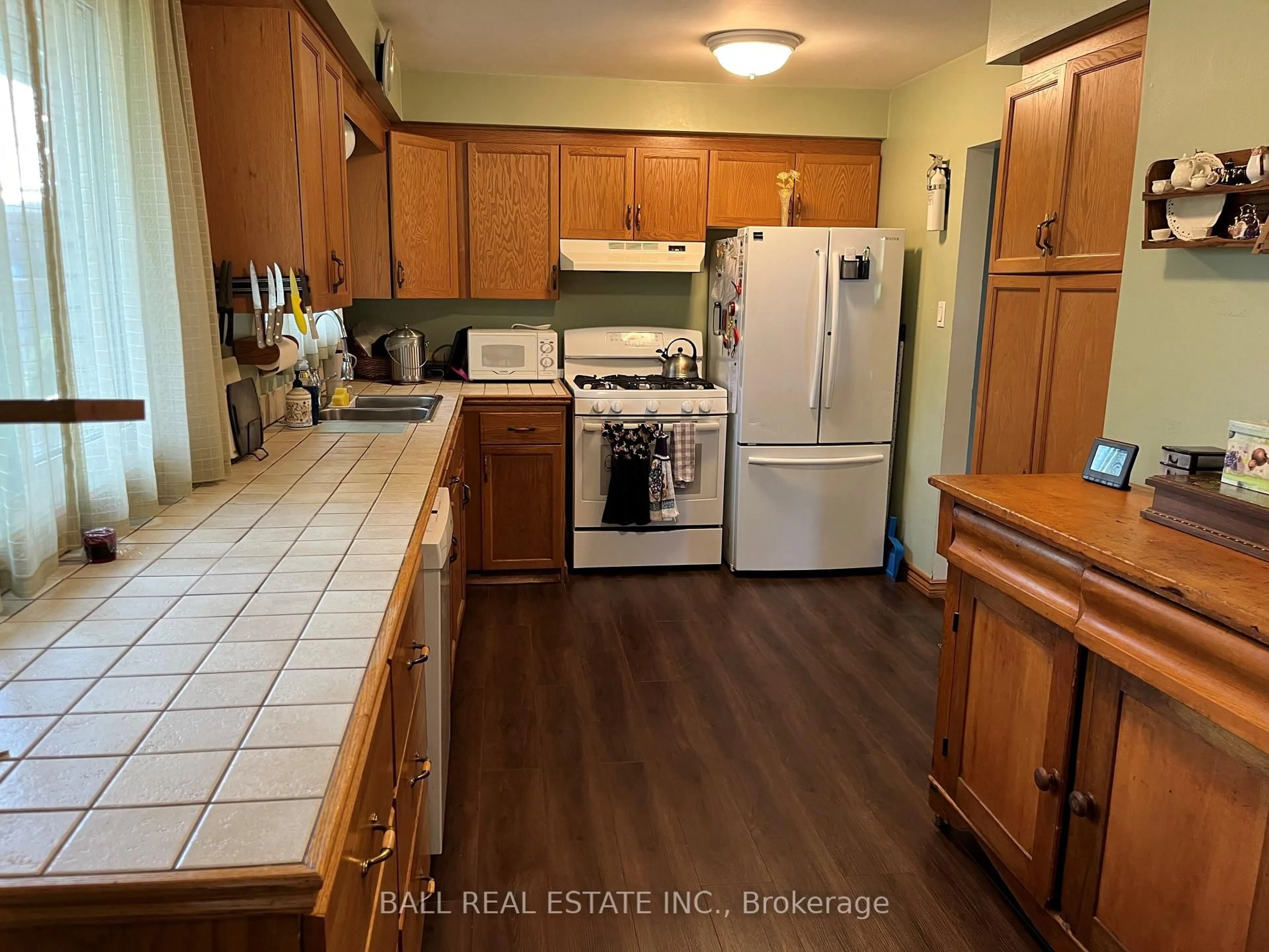 Standard kitchen, unknown for 8 Church Lane, Trent Hills Ontario K0L 1Y0