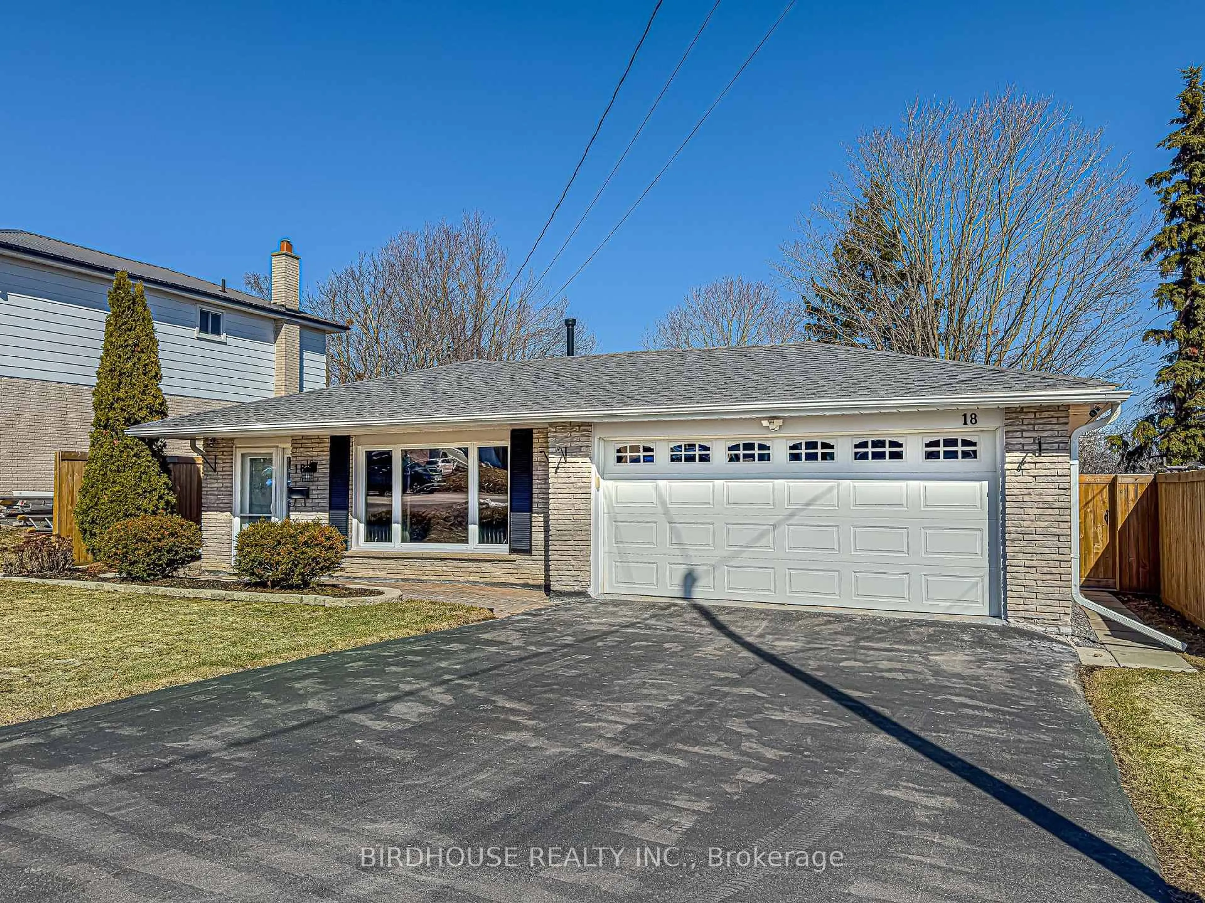 A pic from outside/outdoor area/front of a property/back of a property/a pic from drone, street for 18 Mohawk Dr, Kawartha Lakes Ontario K9V 0J6