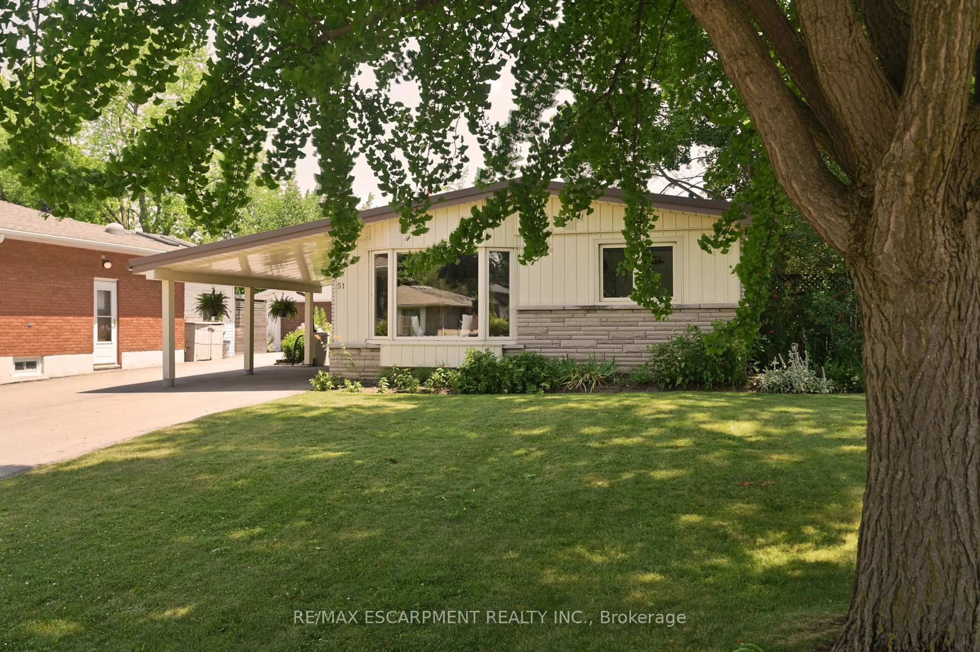 Unknown for 51 ELGAR Ave, Hamilton Ontario L9C 4E3