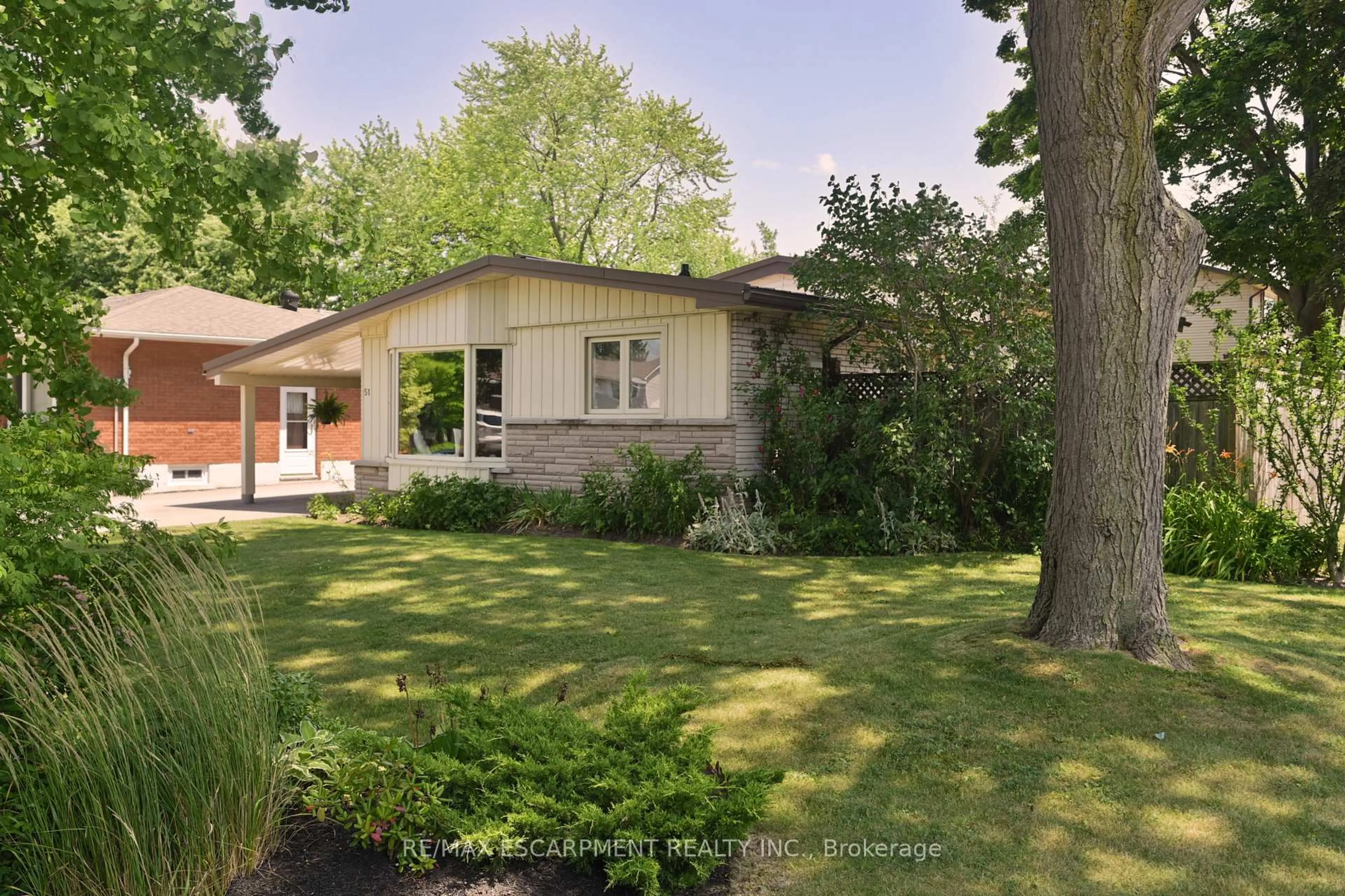 Unknown for 51 ELGAR Ave, Hamilton Ontario L9C 4E3