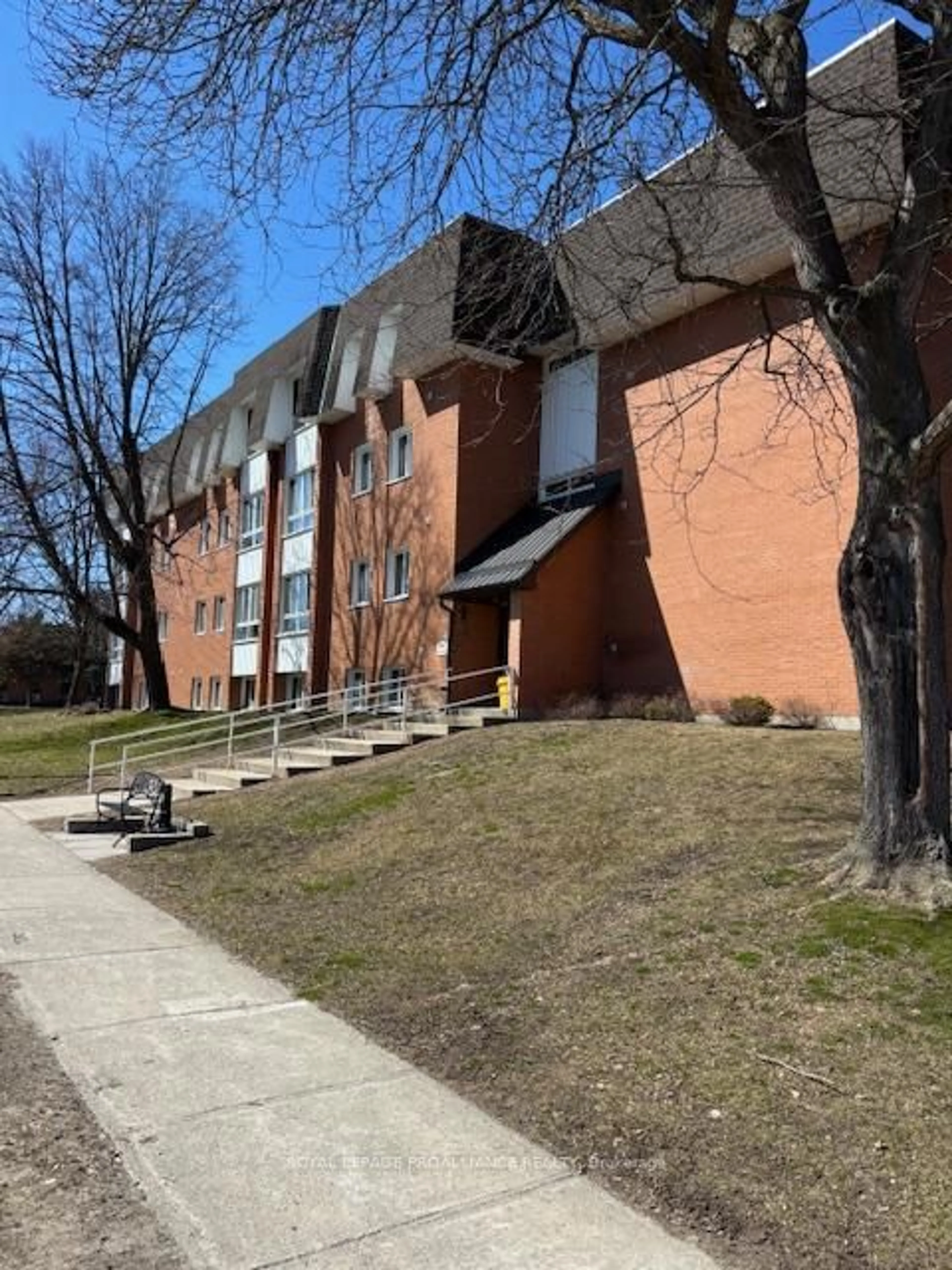 Unknown for 810 Kyle Crt #G4, Brockville Ontario K6V 6H6