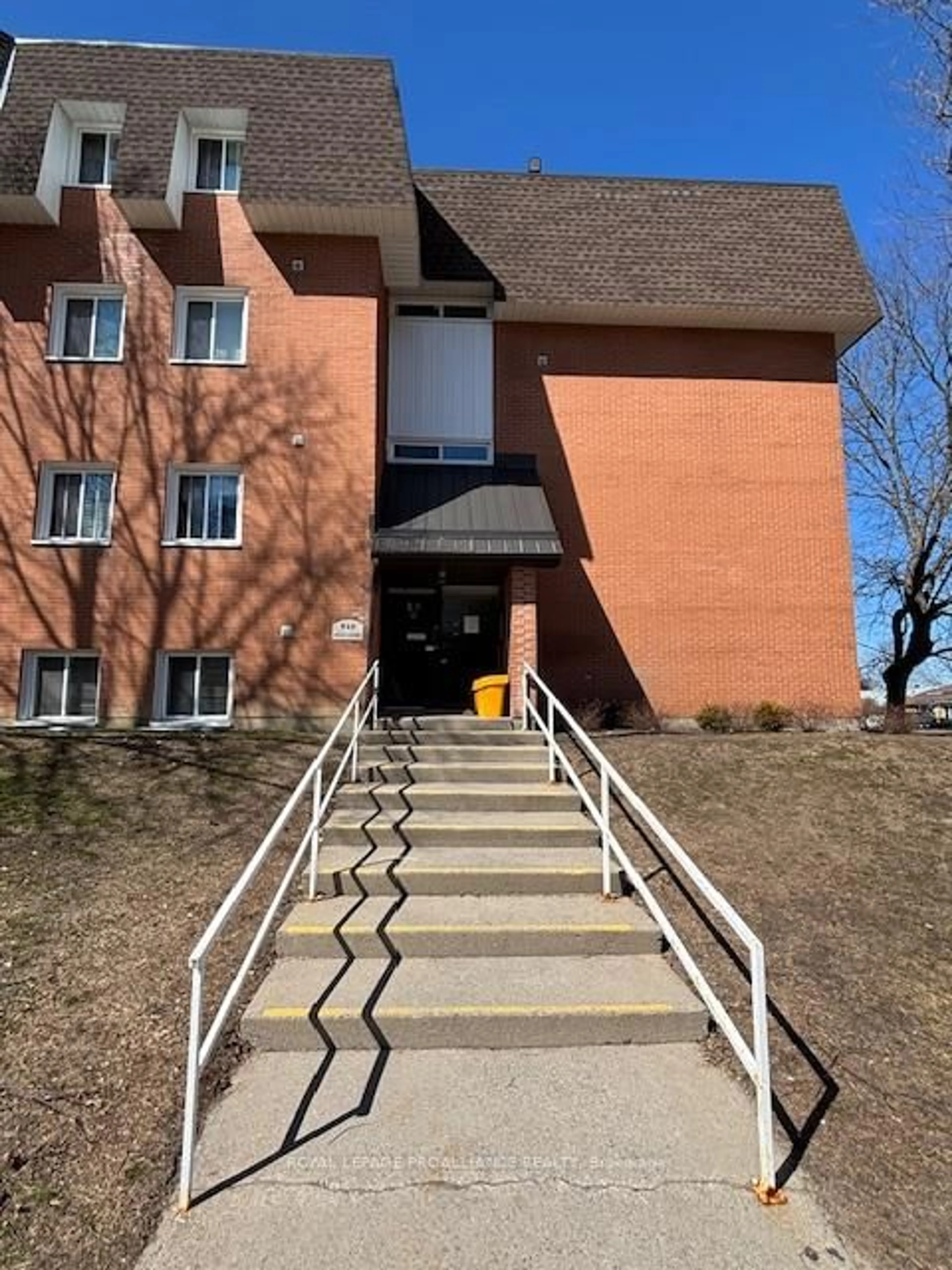 Unknown for 810 Kyle Crt #G4, Brockville Ontario K6V 6H6