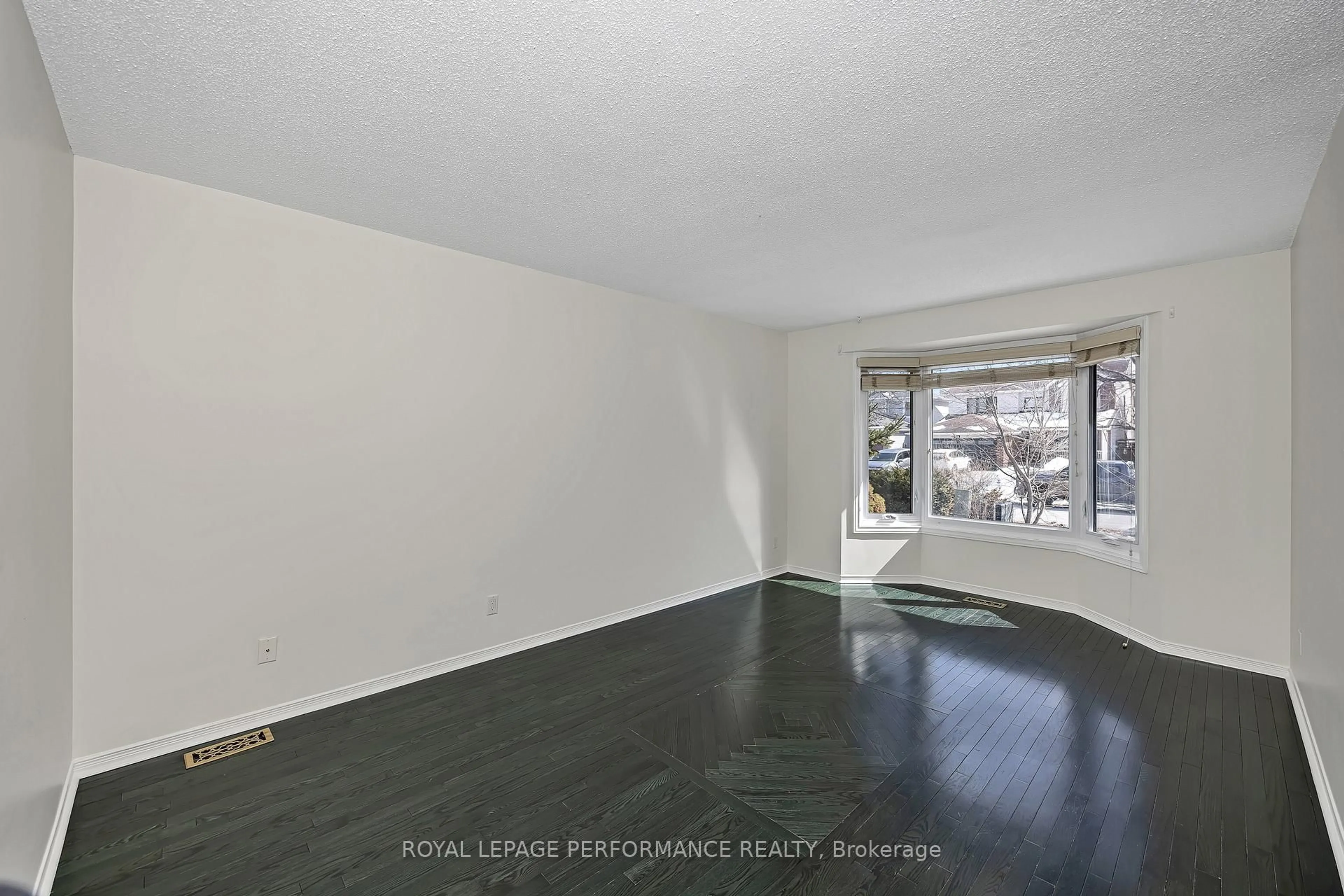 A pic of a room for 2023 Rolling Brook Dr, Ottawa Ontario K1W 1C9