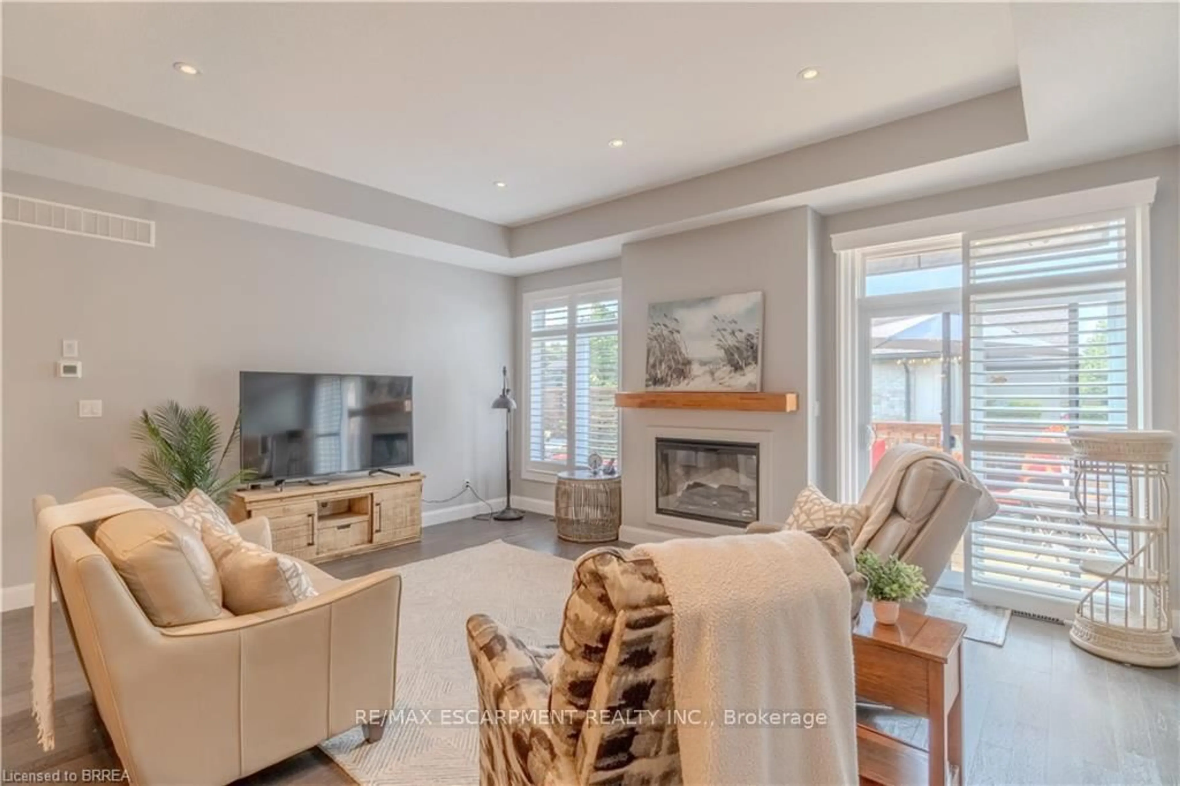 Living room with furniture, unknown for 59 Cedar St #22, Brant Ontario N3L 0H7