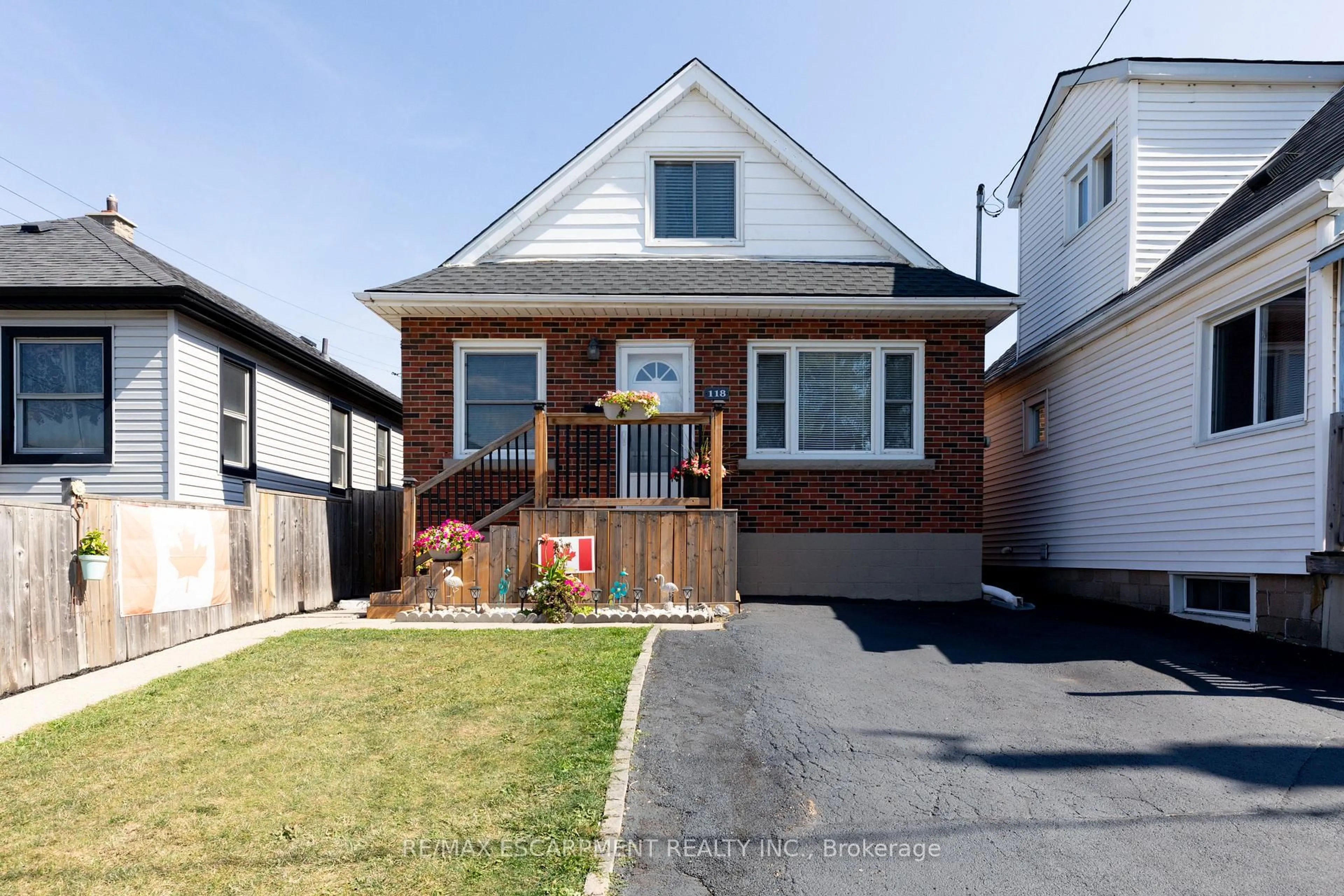Home with brick exterior material, street for 118 JULIAN Ave, Hamilton Ontario L8H 5R7