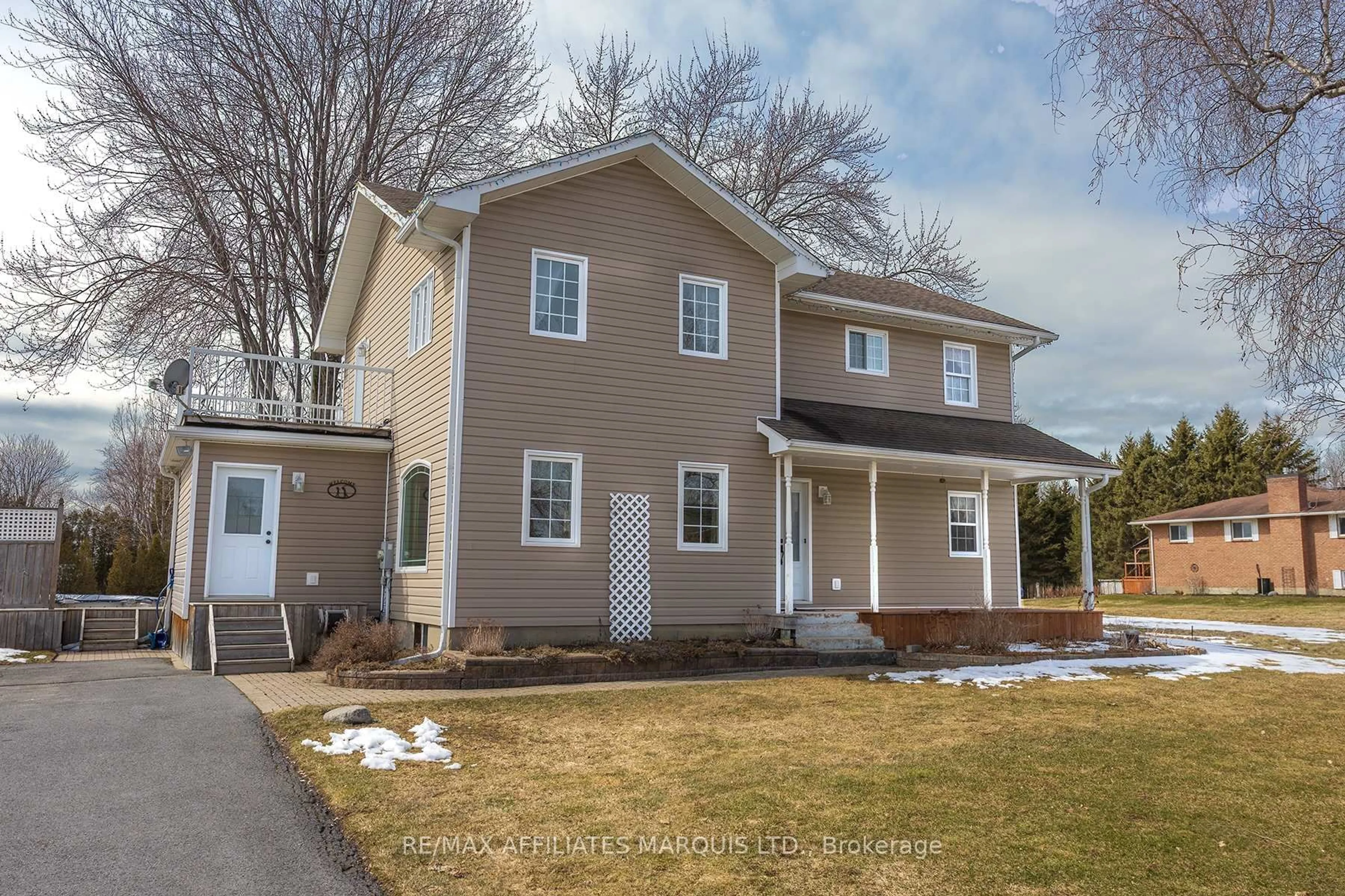 Home with vinyl exterior material, street for 10 Coyle Dr, South Dundas Ontario K0C 1X0
