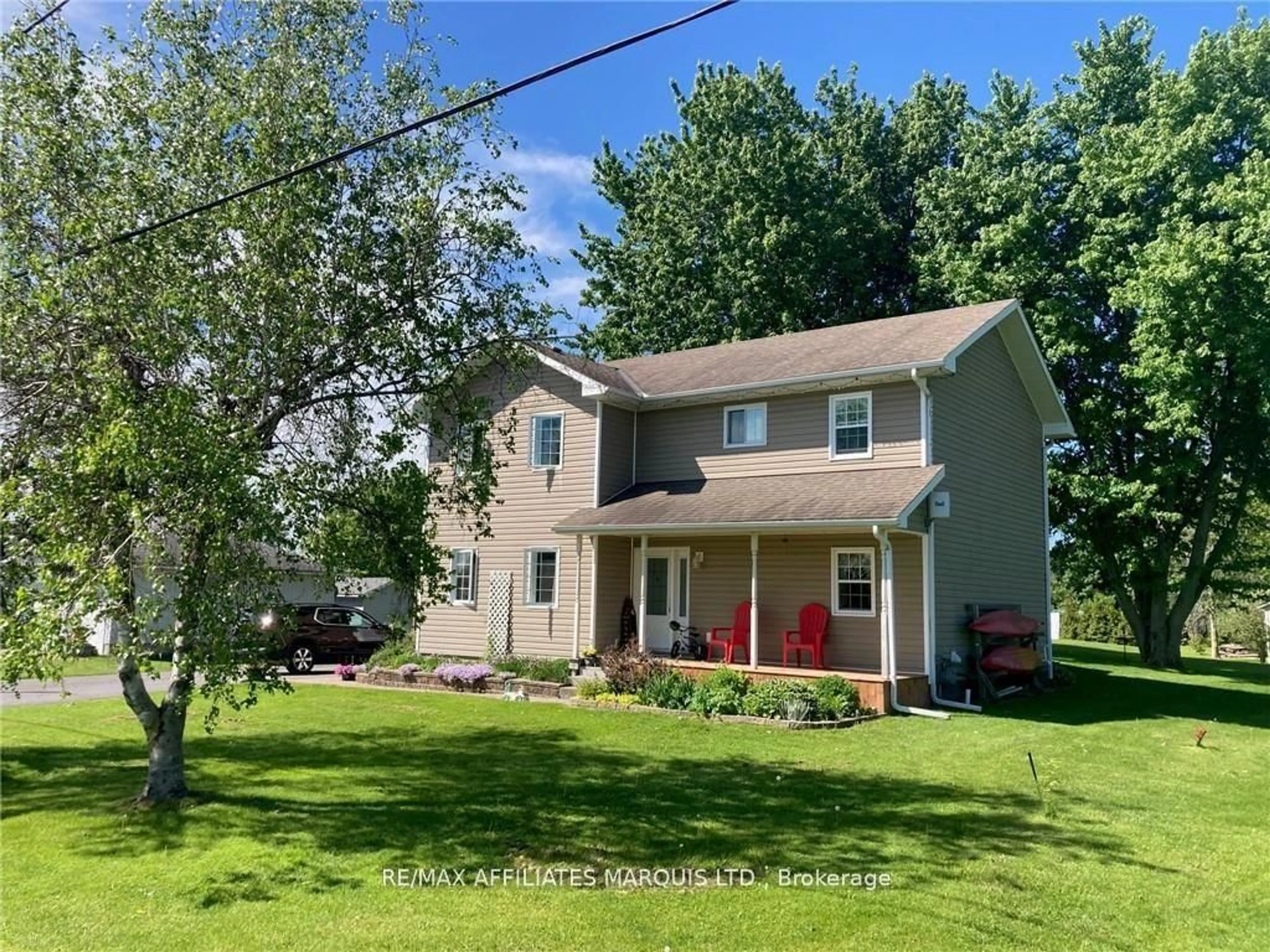 A pic from outside/outdoor area/front of a property/back of a property/a pic from drone, street for 10 Coyle Dr, South Dundas Ontario K0C 1X0