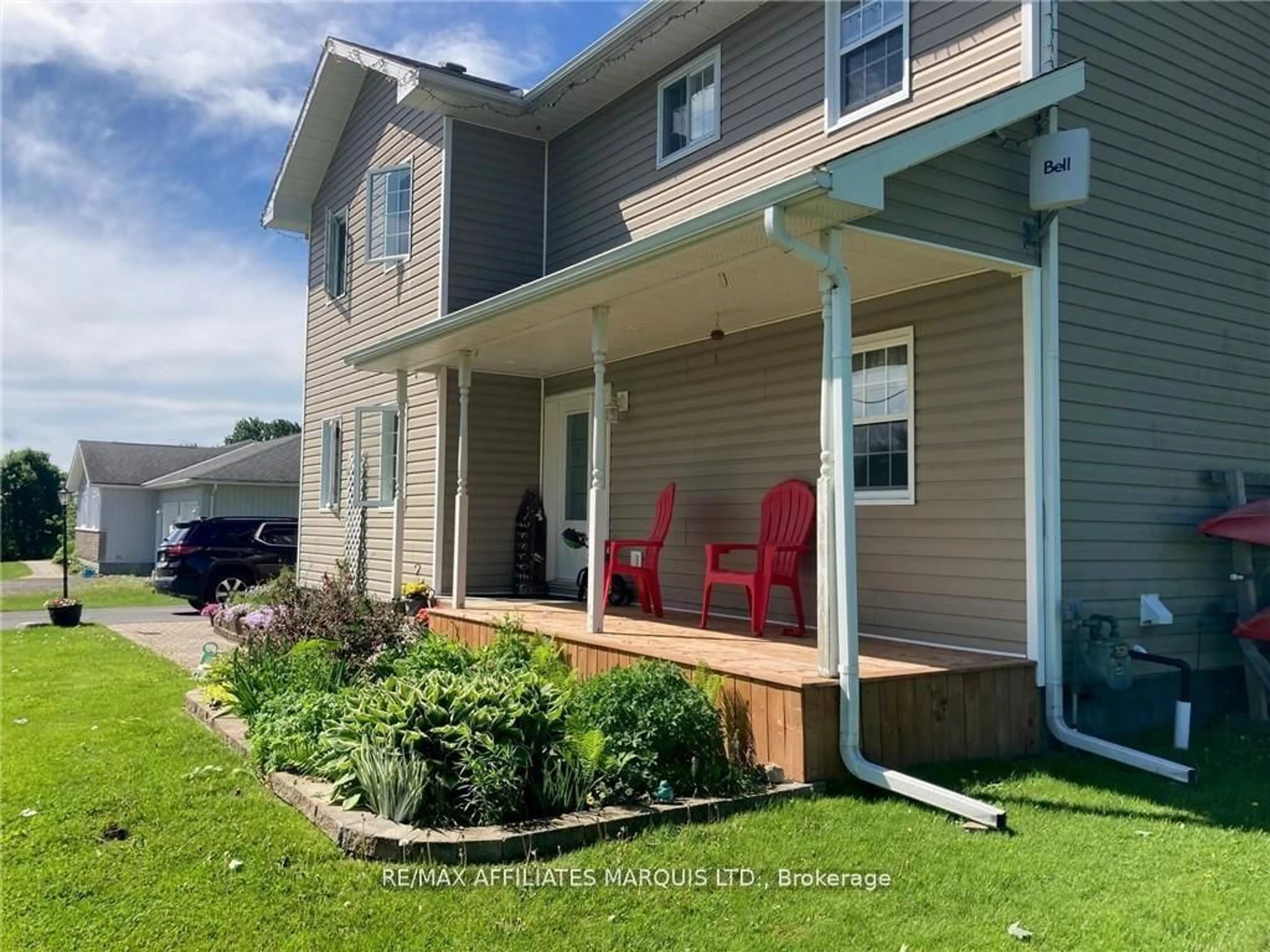 Home with vinyl exterior material, street for 10 Coyle Dr, South Dundas Ontario K0C 1X0