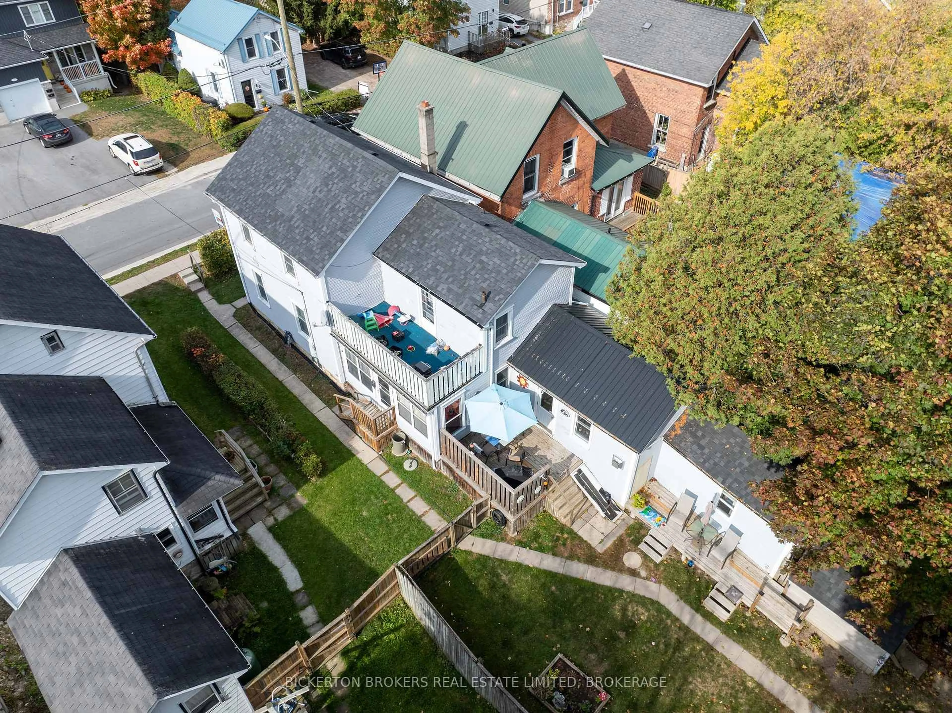 A pic from outside/outdoor area/front of a property/back of a property/a pic from drone, unknown for 65 Hickory St, Gananoque Ontario K7G 2P6