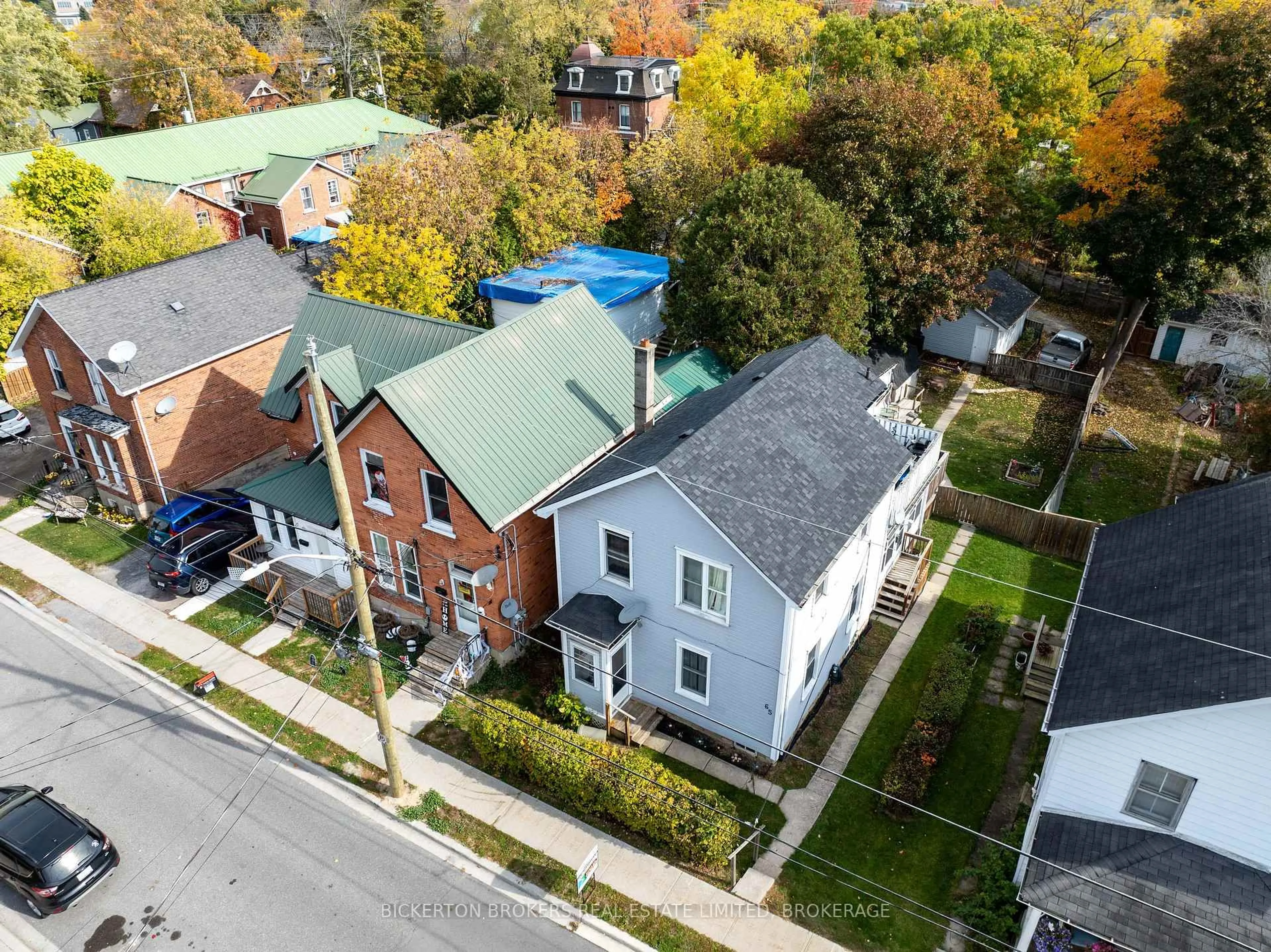 A pic from outside/outdoor area/front of a property/back of a property/a pic from drone, street for 65 Hickory St, Gananoque Ontario K7G 2P6